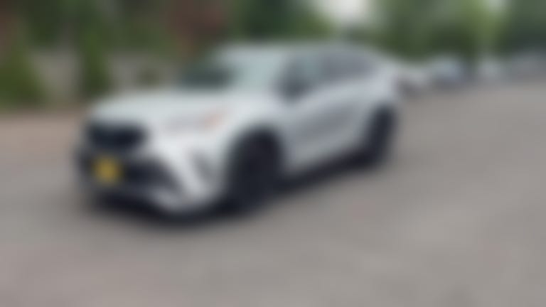 2024 Toyota Highlander vehicle photo