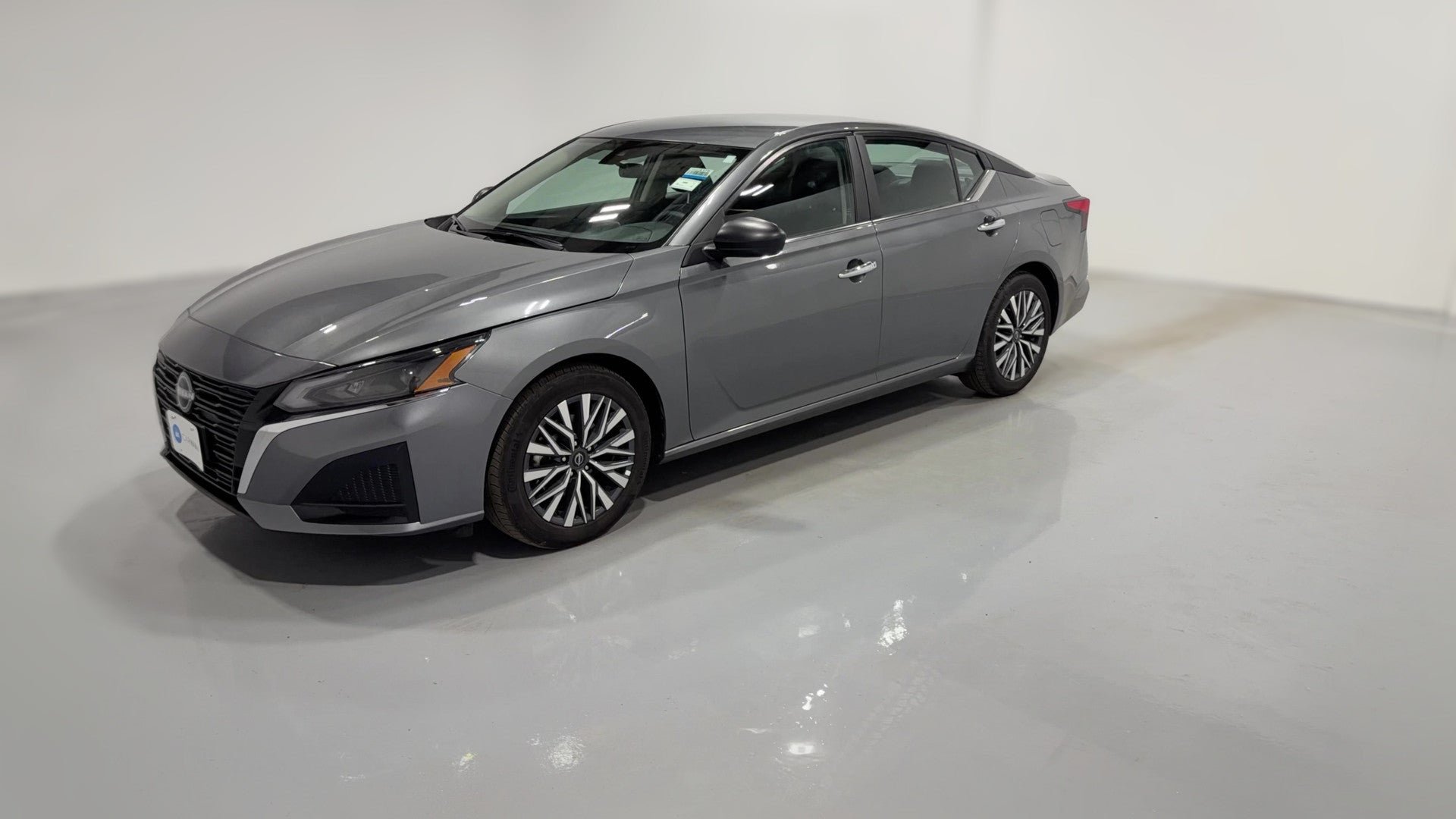 2025 Nissan Altima vehicle photo