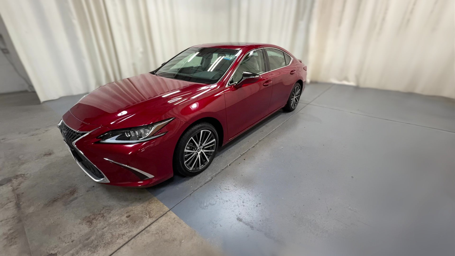 2024 Lexus ES vehicle photo