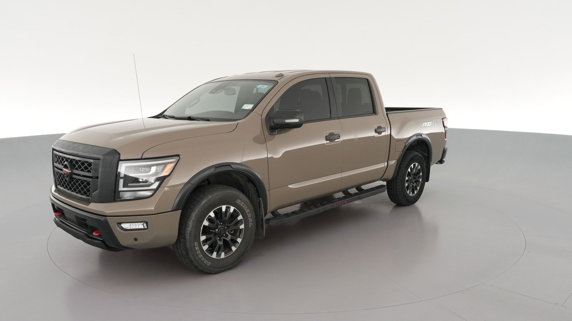 2021 Nissan Titan Crew Cab vehicle photo