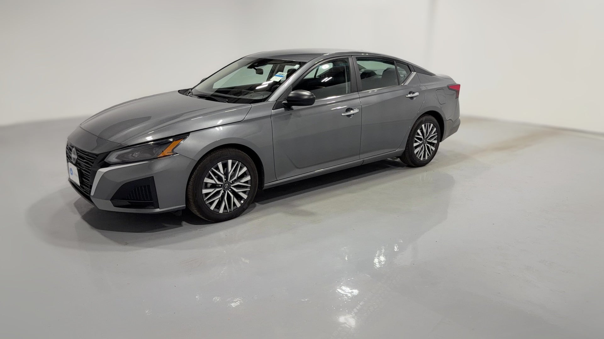2025 Nissan Altima vehicle photo