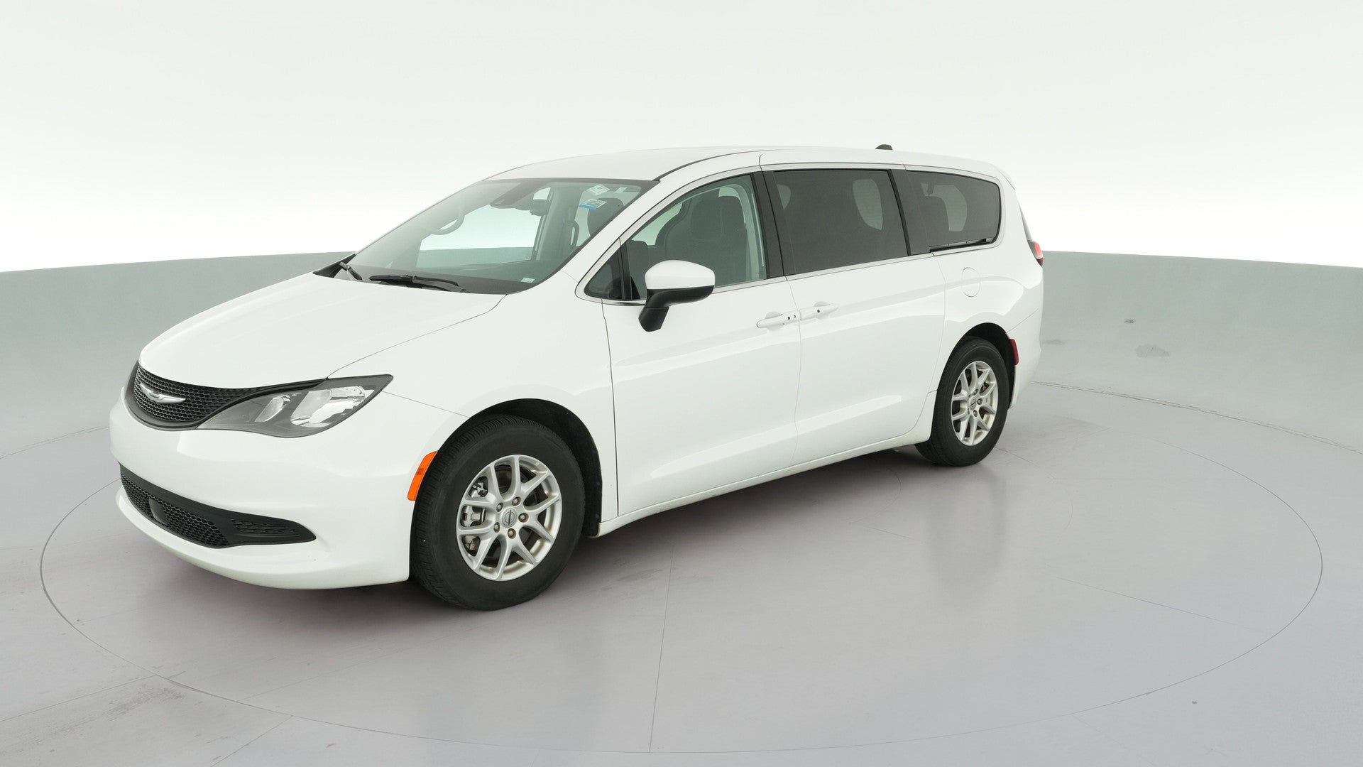 2023 Chrysler Voyager vehicle photo