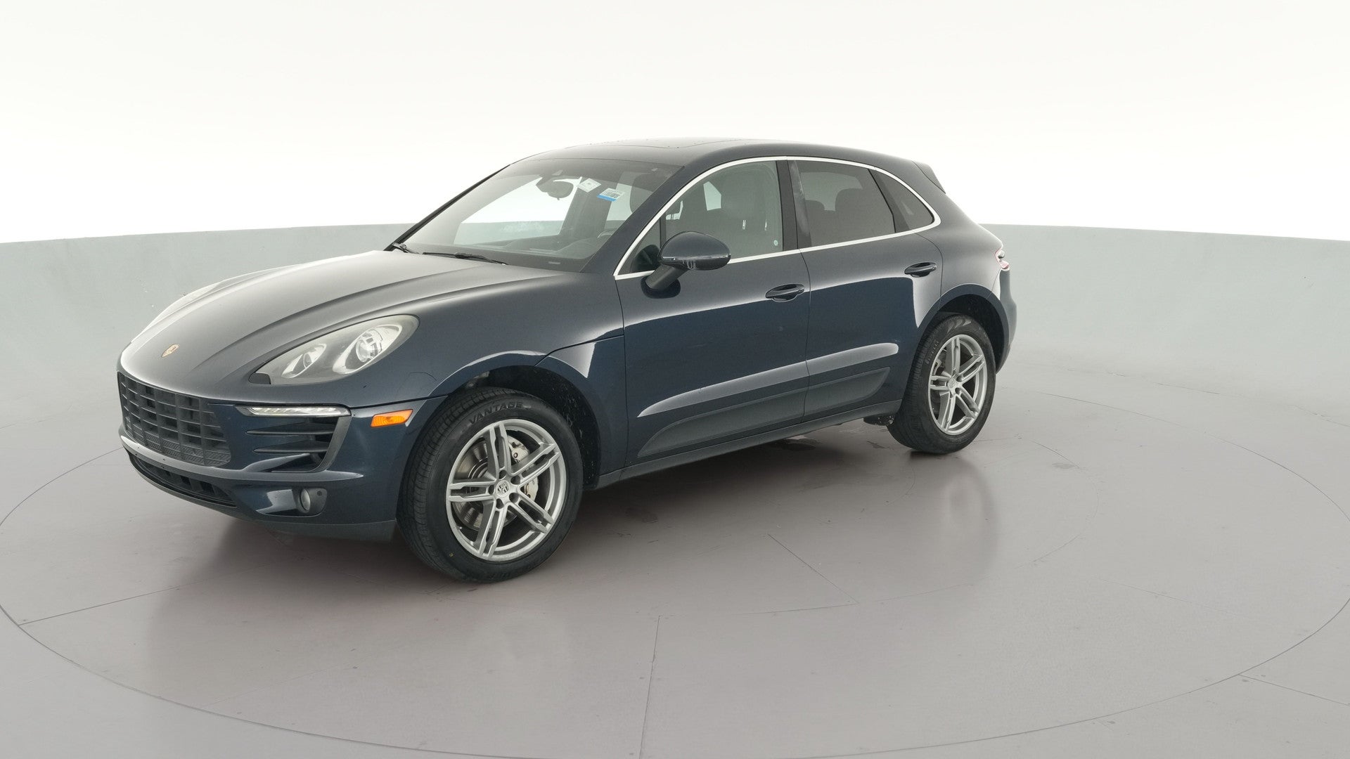 2018 Porsche Macan vehicle photo