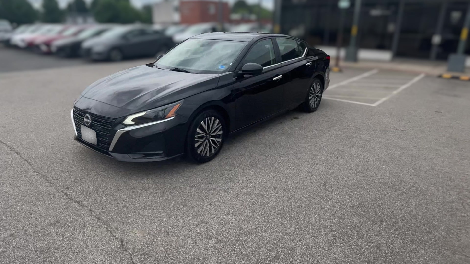 2025 Nissan Altima vehicle photo