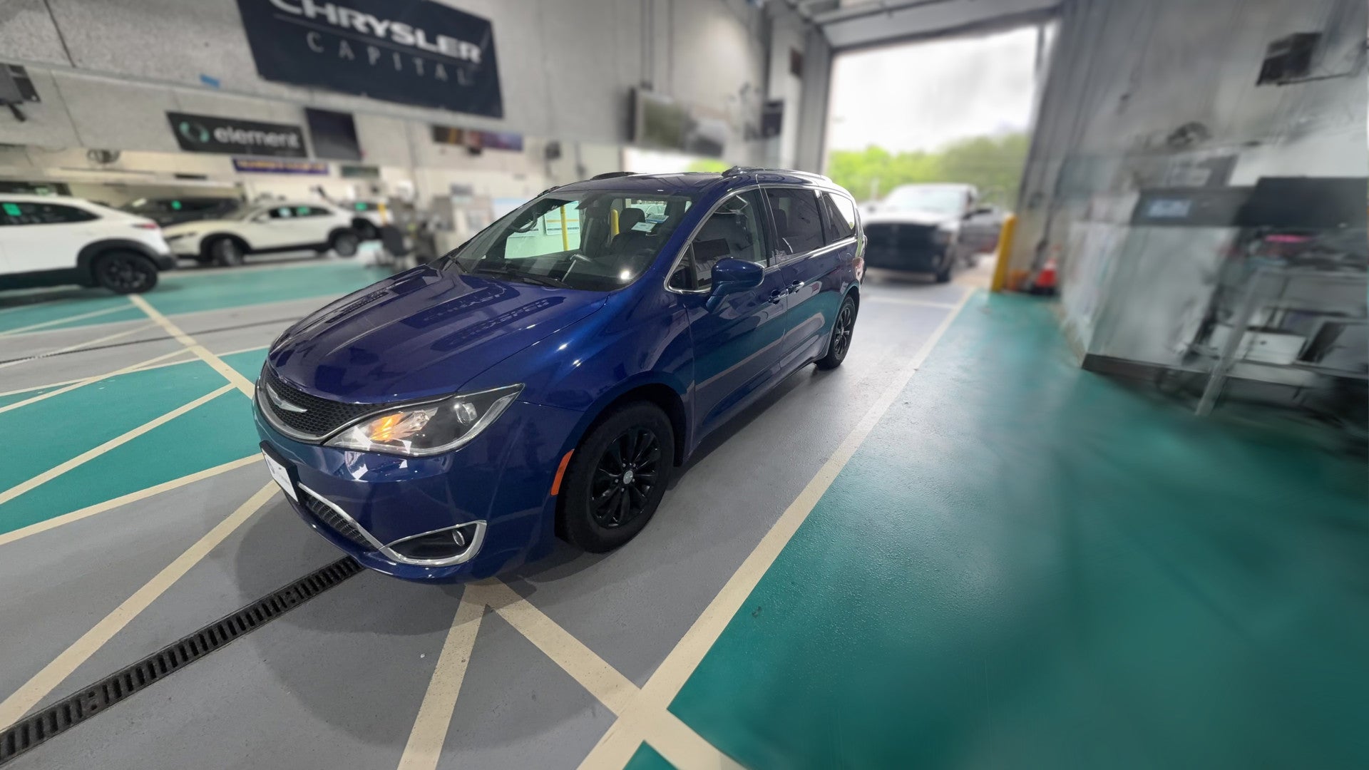 2018 Chrysler Pacifica vehicle photo