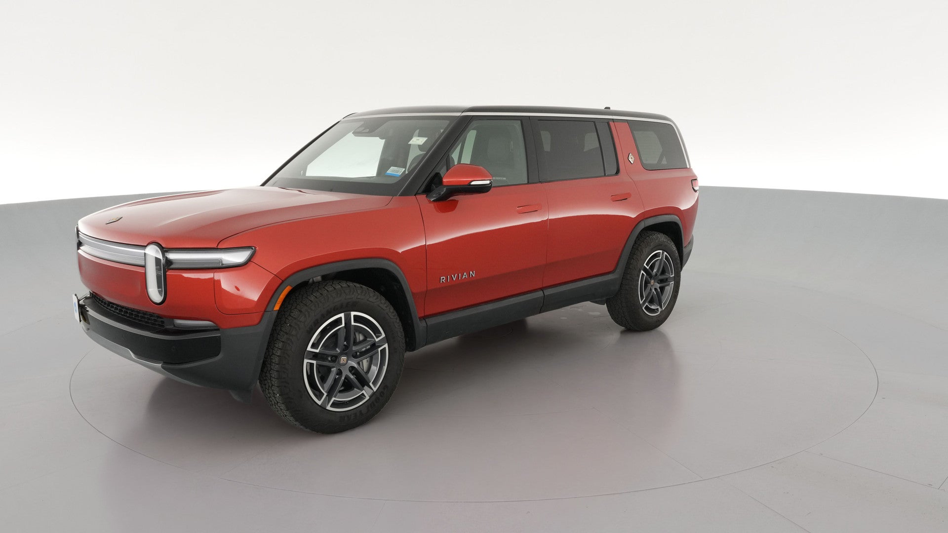 2025 Rivian R1S vehicle photo