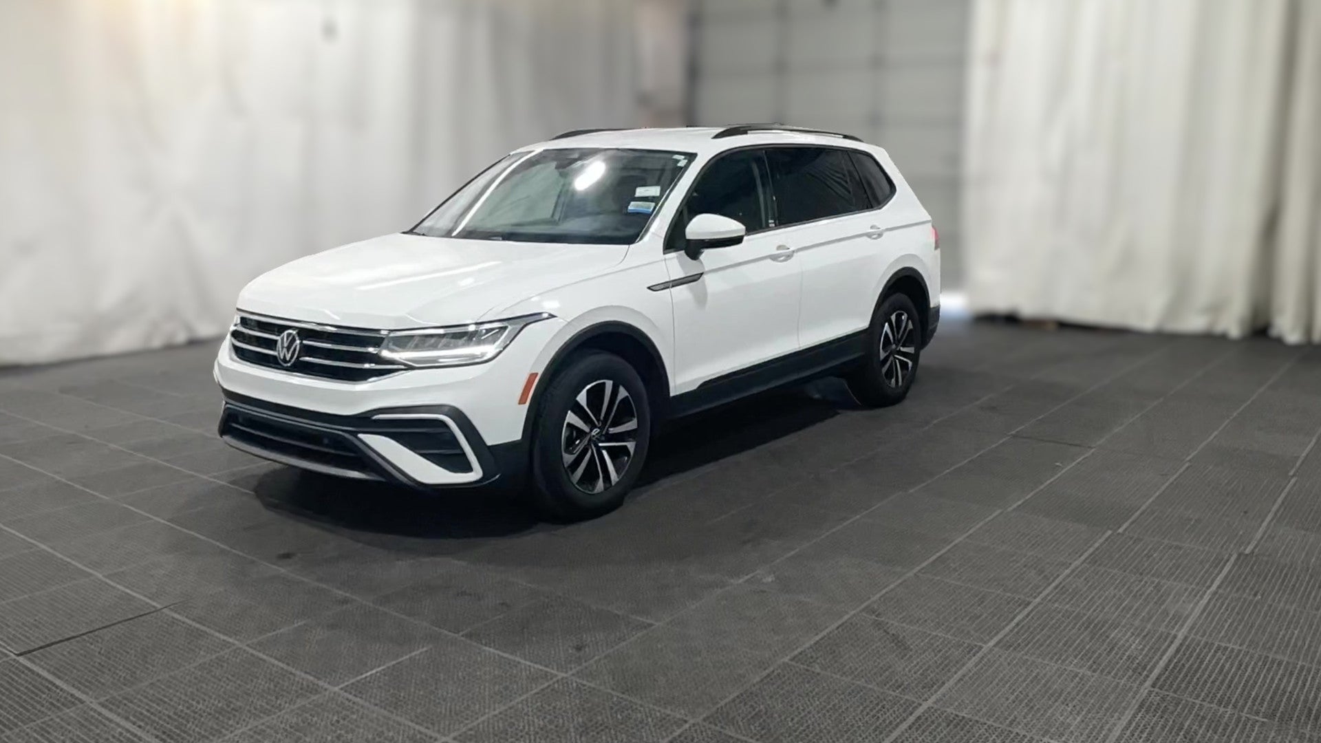 2023 Volkswagen Tiguan vehicle photo