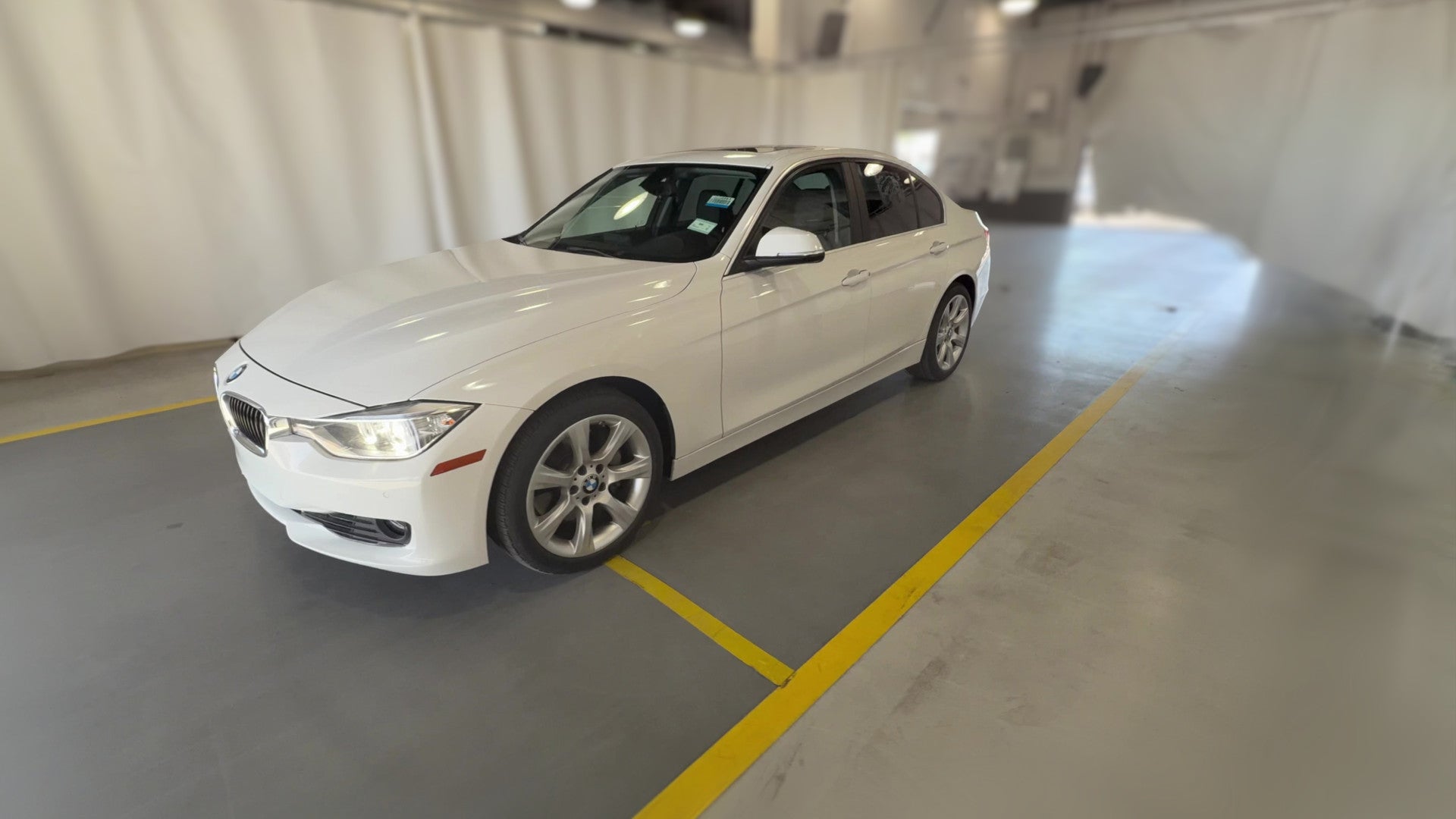 2015 BMW 3 Series vehicle photo