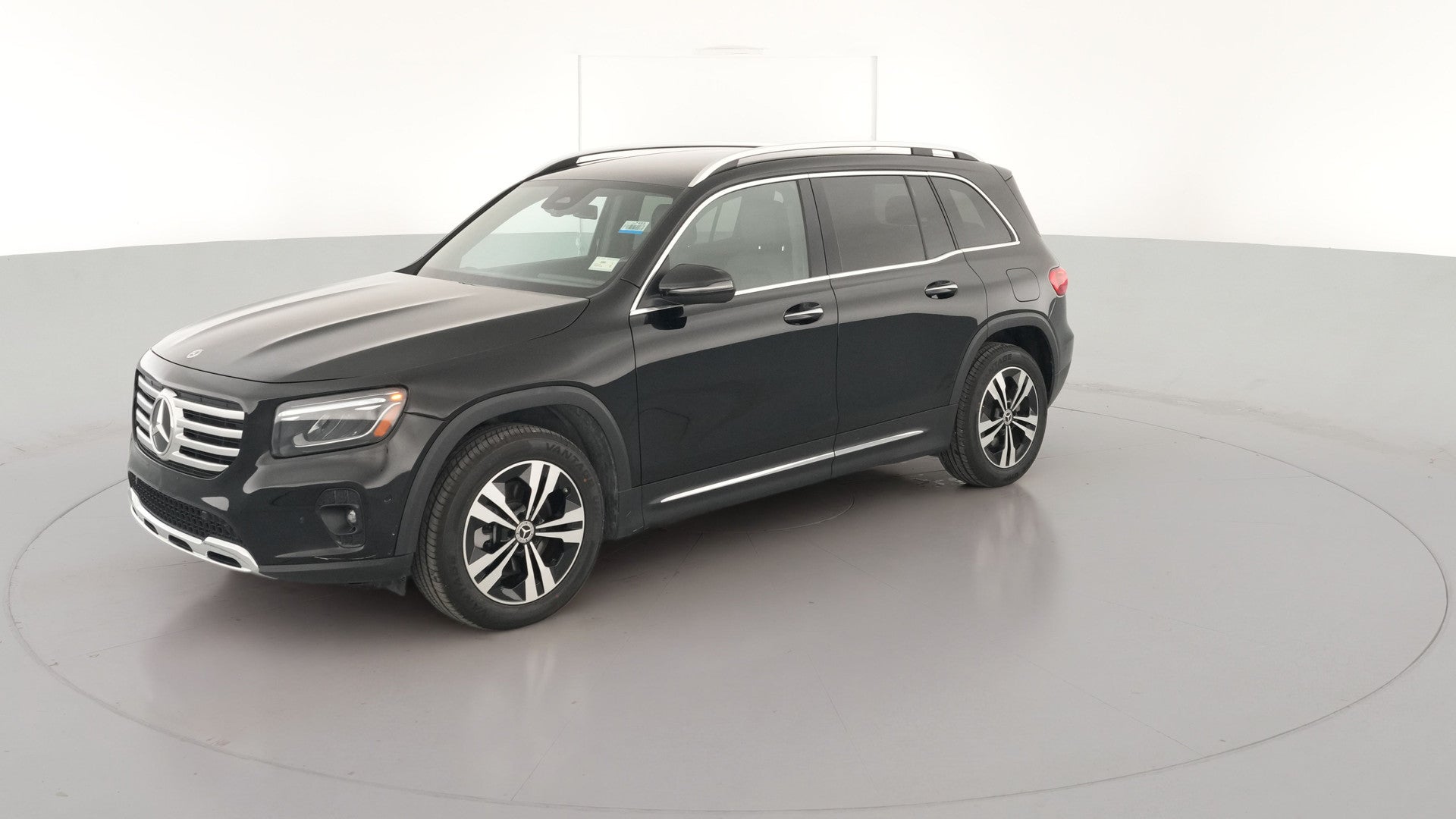 2025 Mercedes-Benz GLB vehicle photo