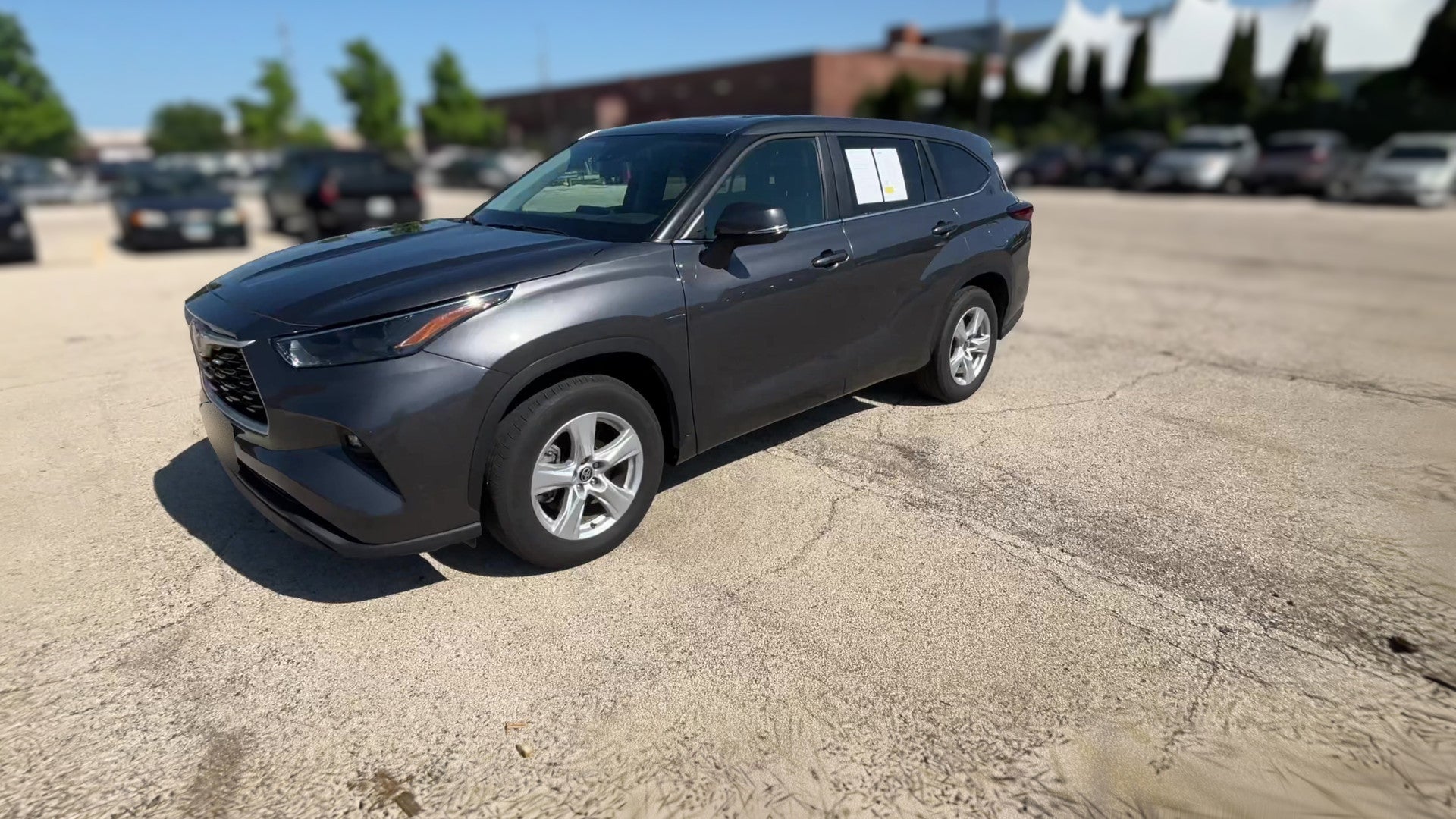 2025 Toyota Highlander vehicle photo