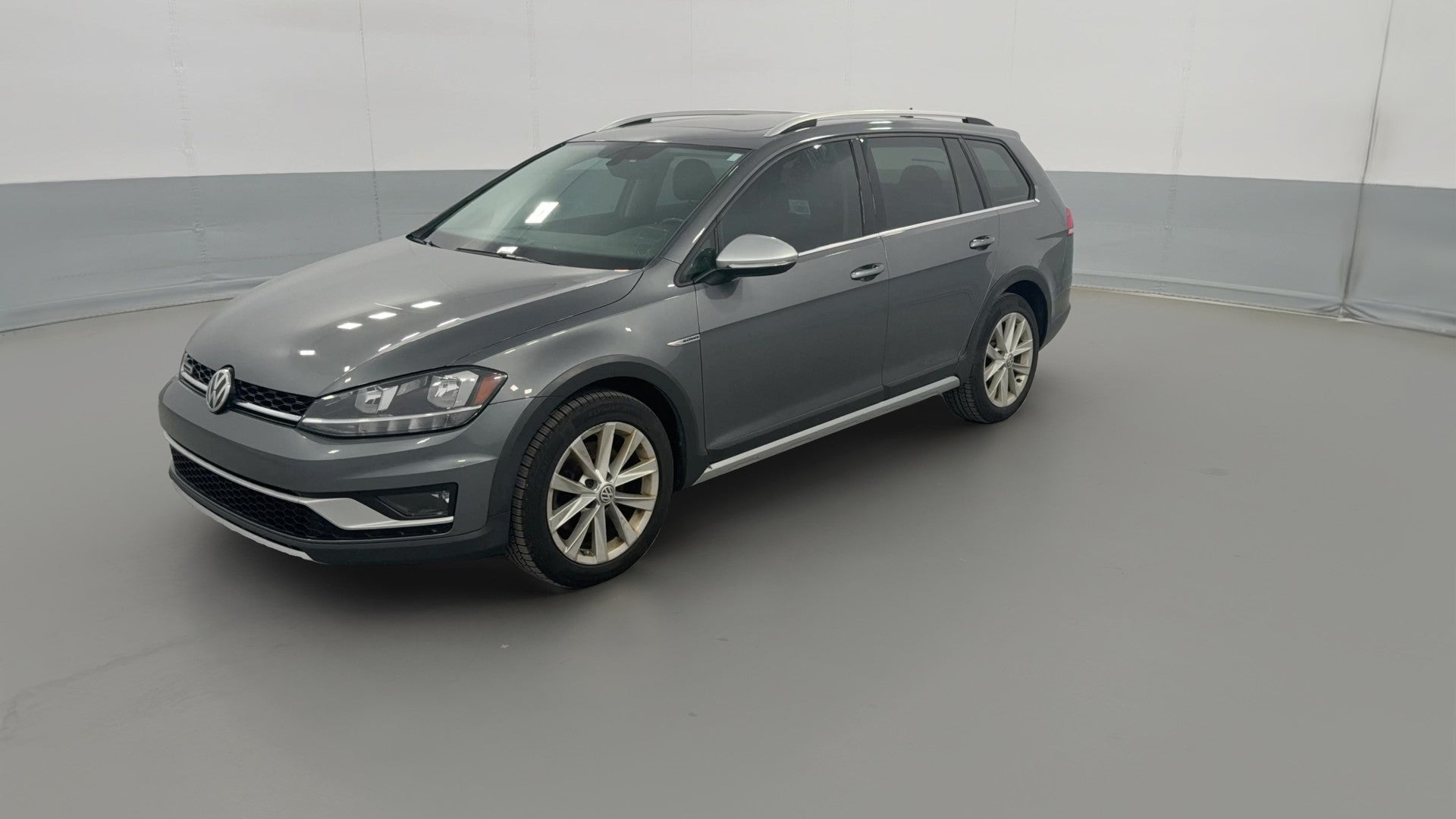 2019 Volkswagen Golf Alltrack vehicle photo