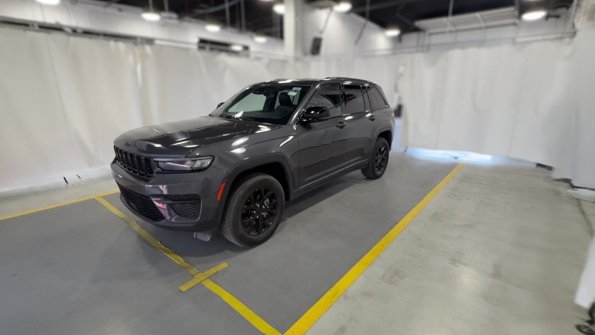 2024 Jeep Grand Cherokee vehicle photo
