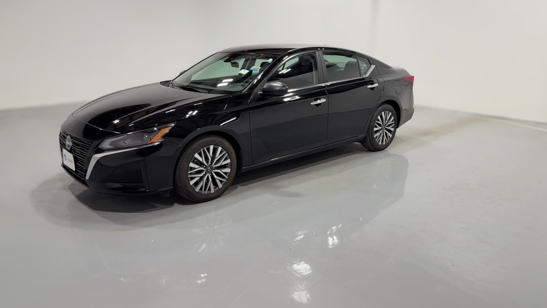 2025 Nissan Altima vehicle photo