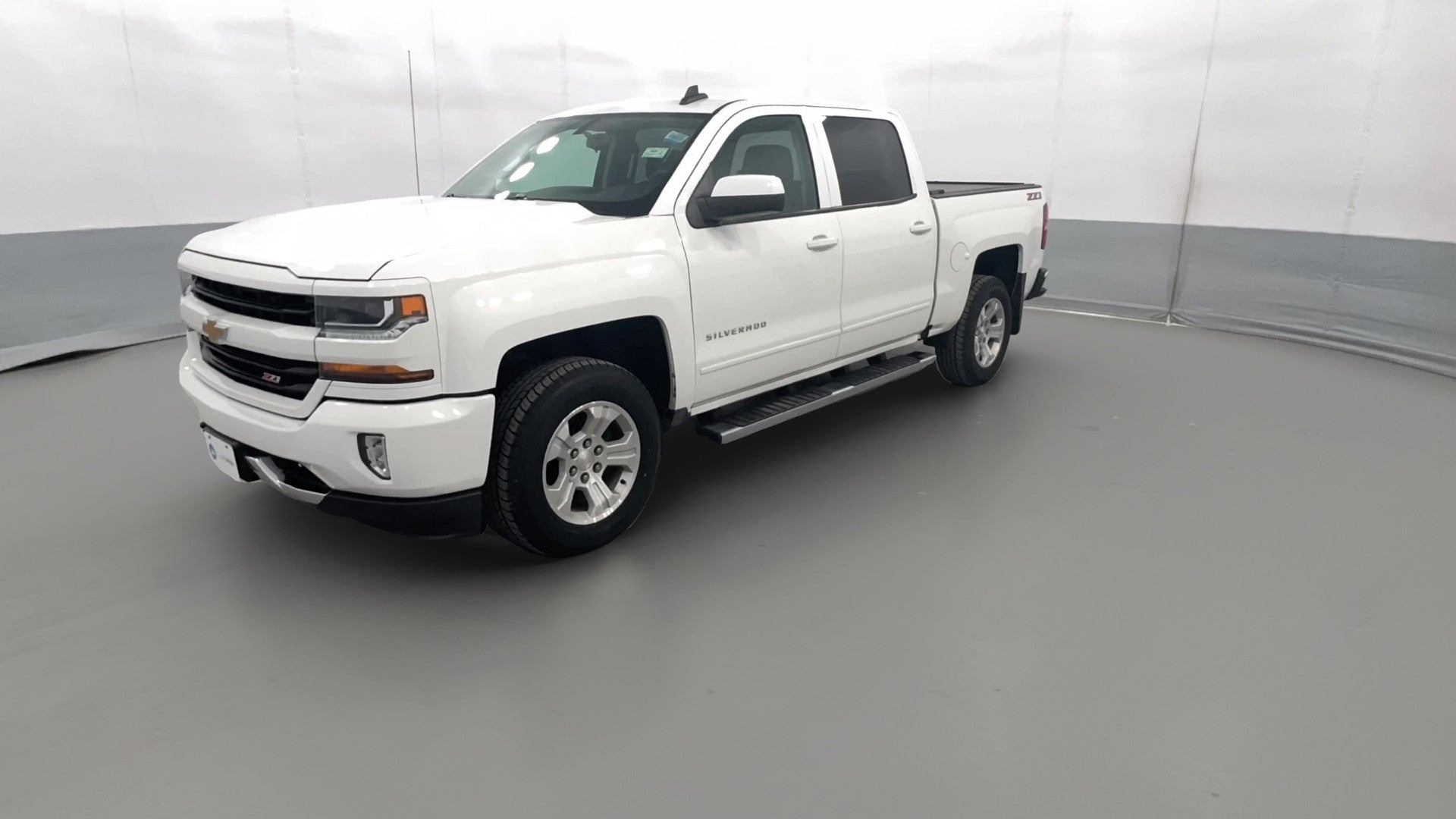 2018 Chevrolet Silverado 1500 Crew Cab vehicle photo