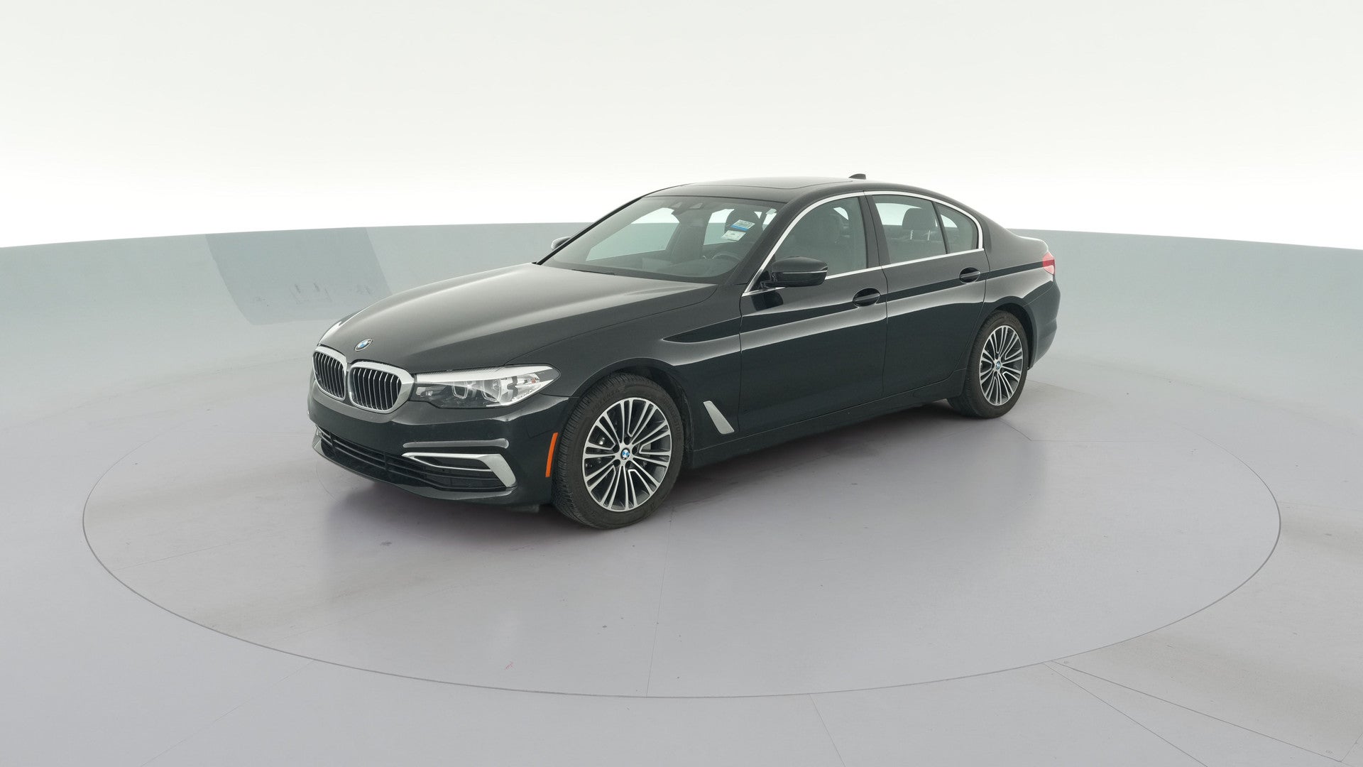 2019 BMW 5 Series vehicle photo