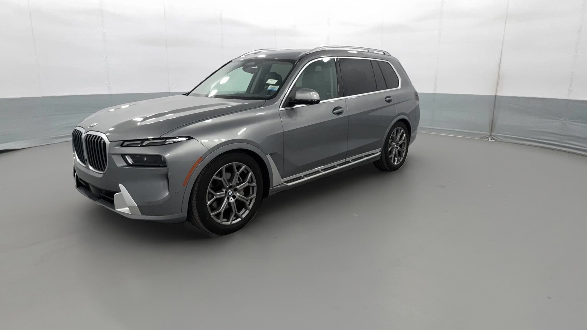 2024 BMW X7 vehicle photo