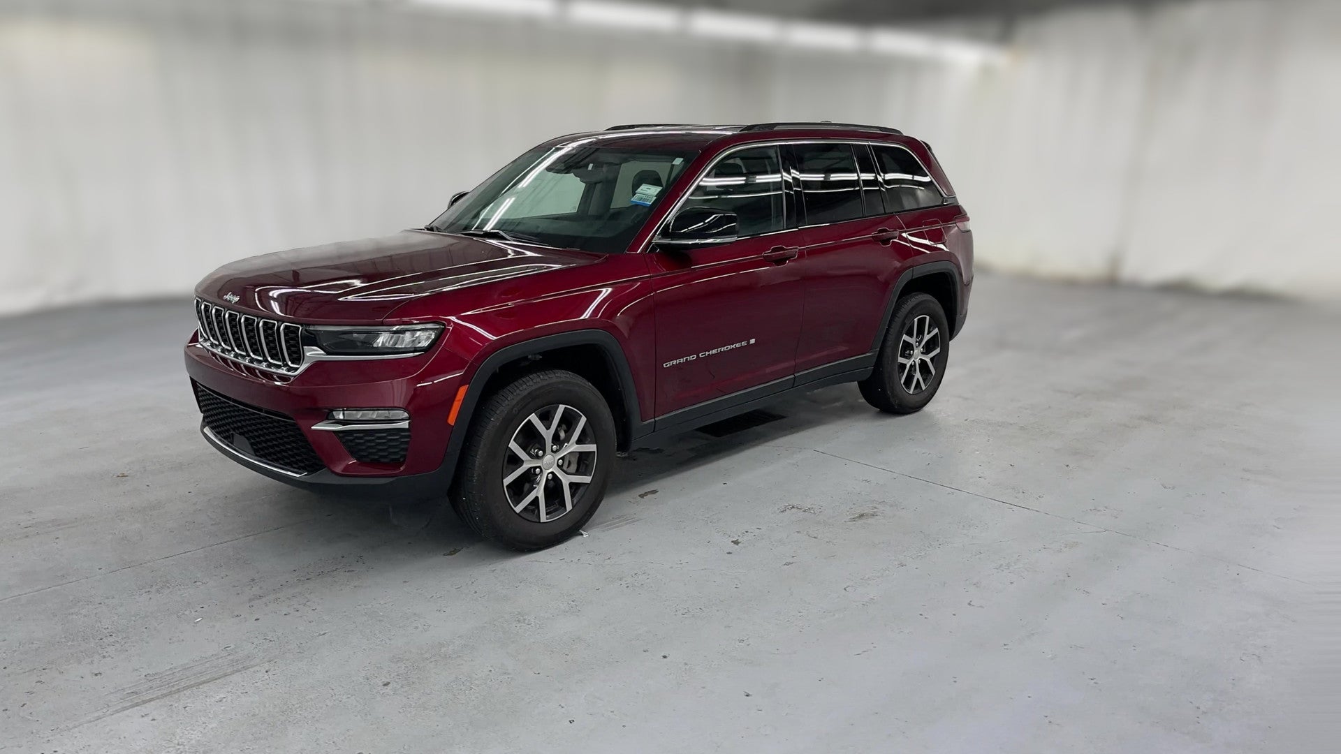 2023 Jeep Grand Cherokee vehicle photo