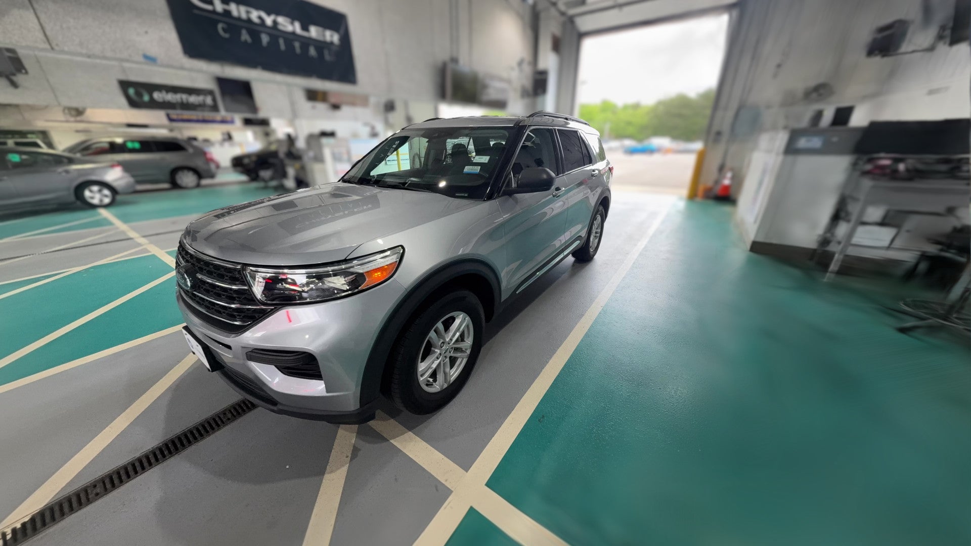 2023 Ford Explorer vehicle photo