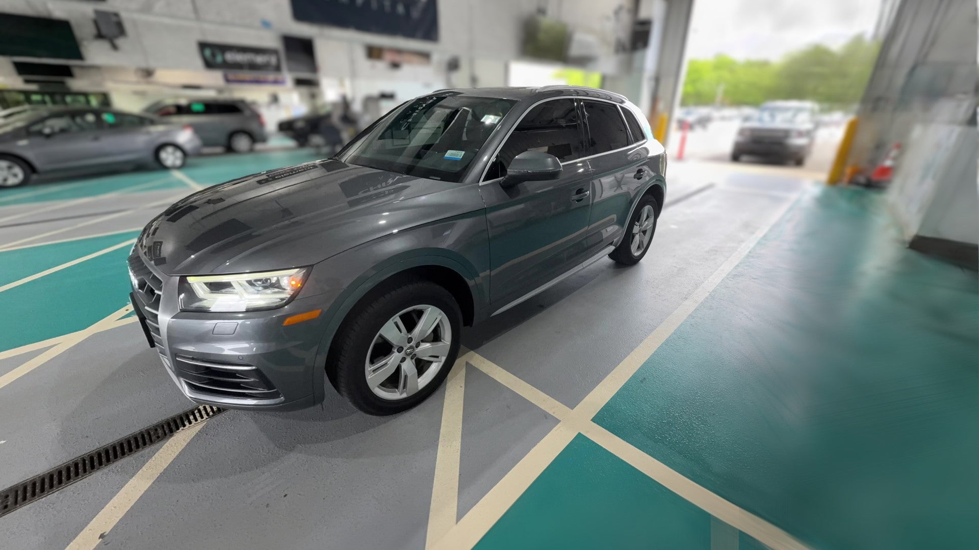 2019 Audi Q5 vehicle photo