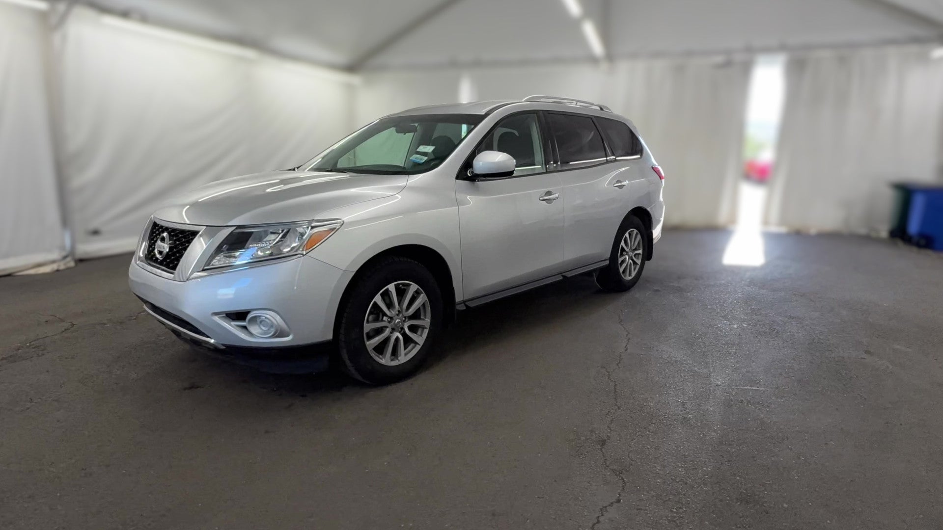 2016 Nissan Pathfinder vehicle photo