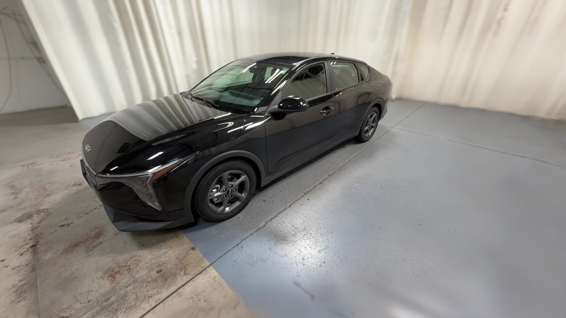2025 Kia K4 vehicle photo