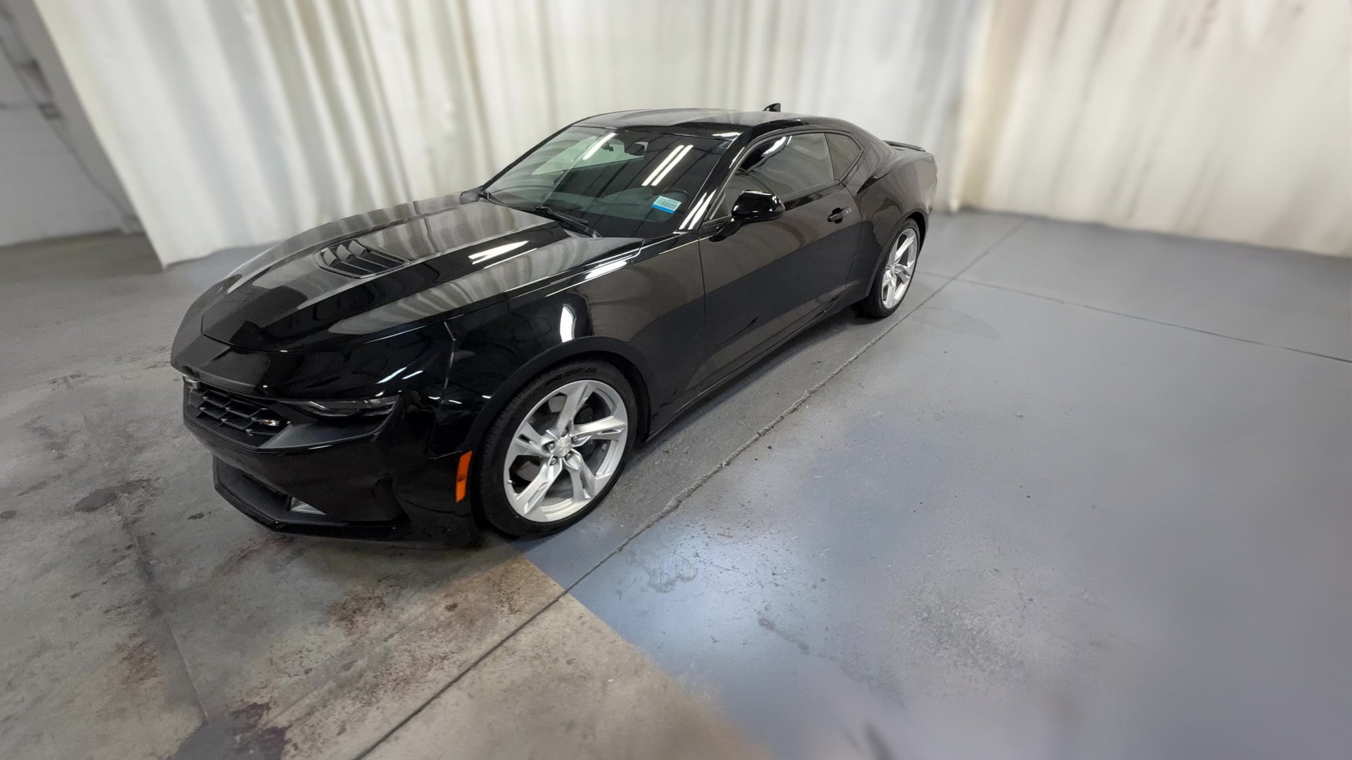2022 Chevrolet Camaro vehicle photo