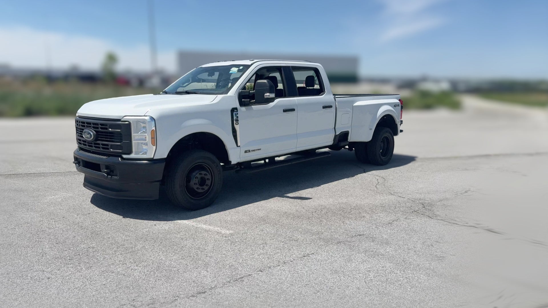 2024 Ford F350 Super Duty Crew Cab vehicle photo