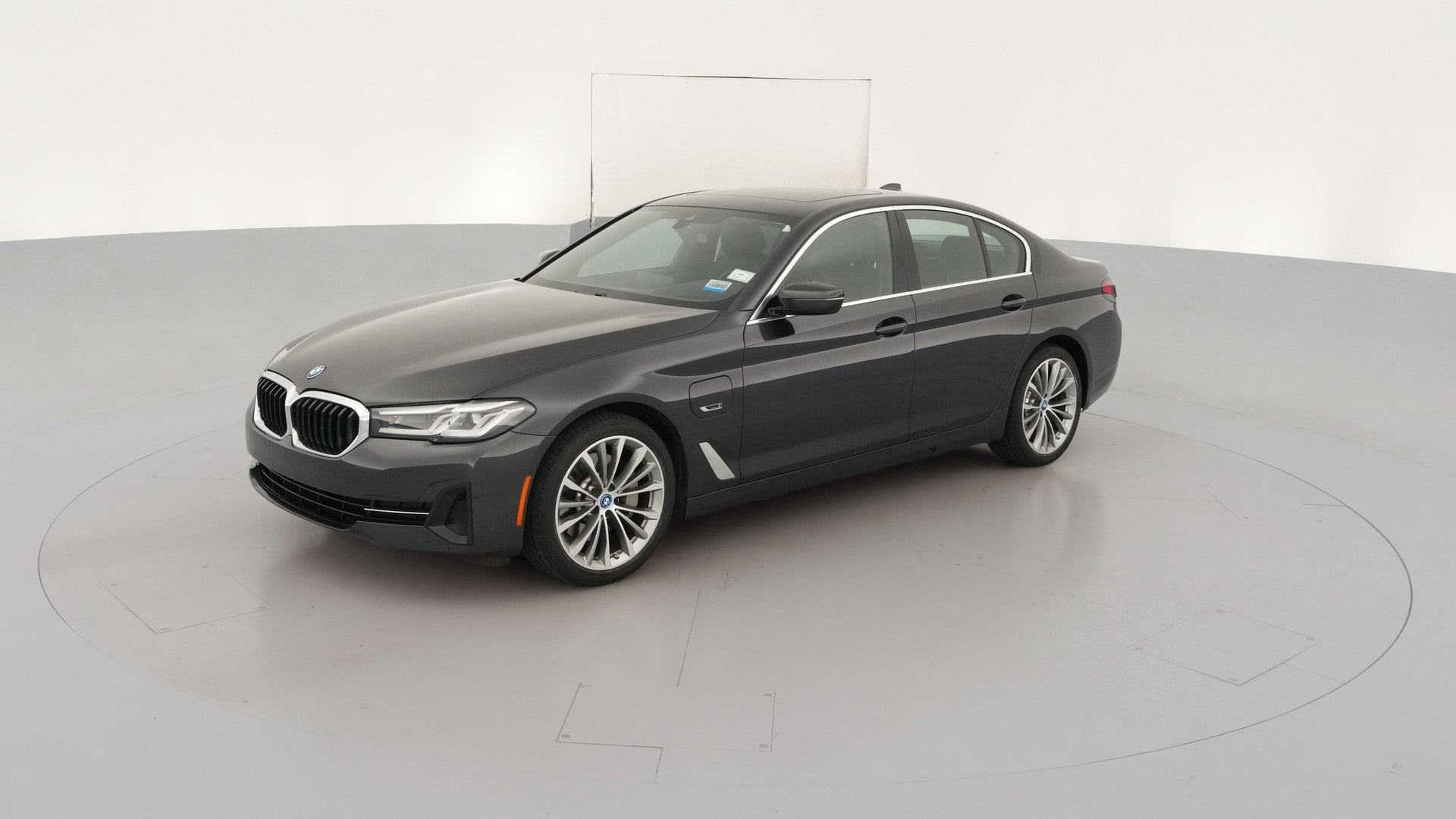 2023 BMW 5 Series vehicle photo