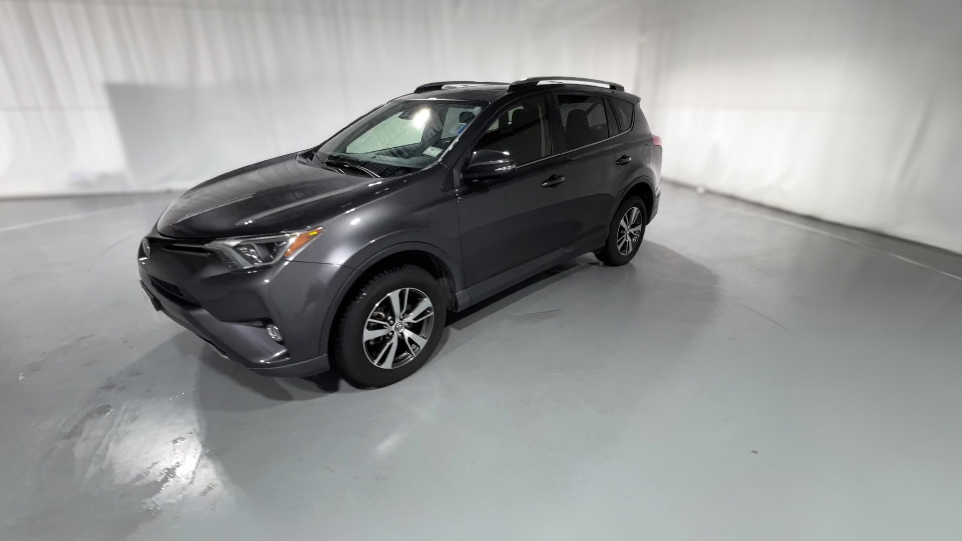 2018 Toyota RAV4 vehicle photo