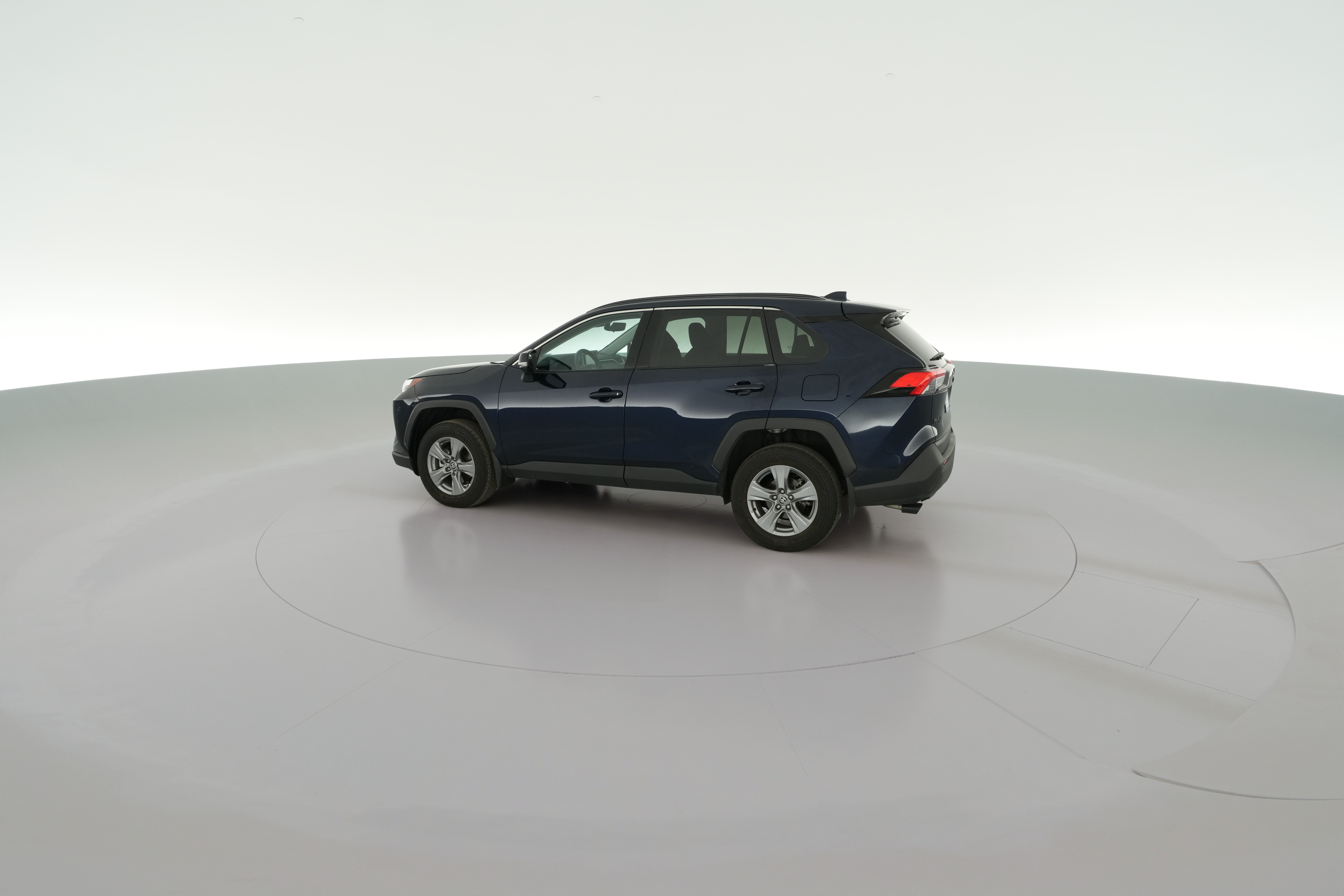 2022 Toyota RAV4 XLE - Photo 30