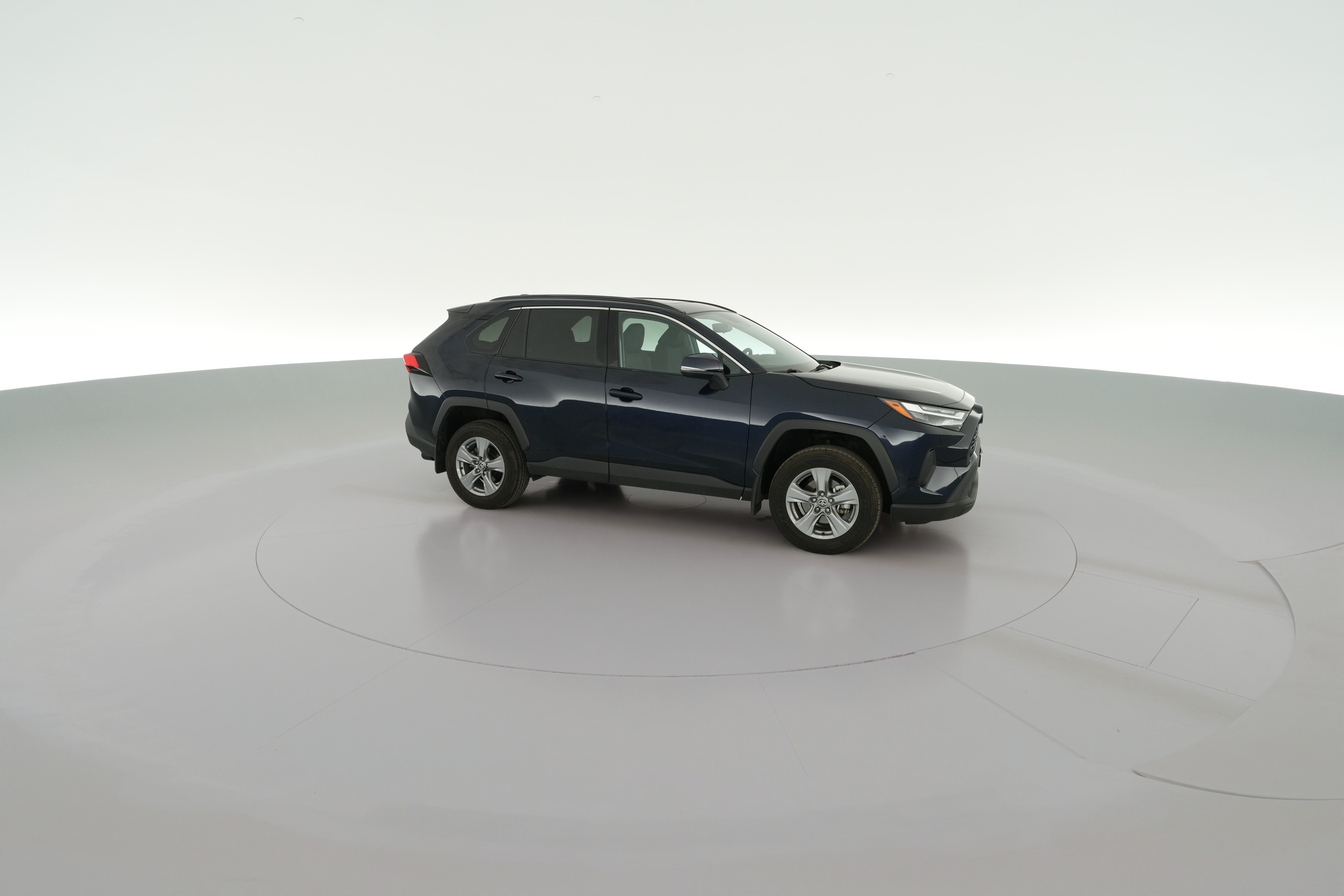 2022 Toyota RAV4 XLE - Photo 38