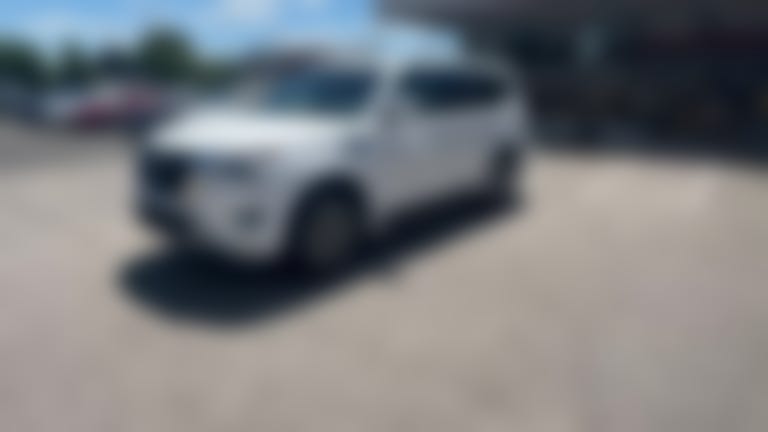 2023 Nissan Armada vehicle photo