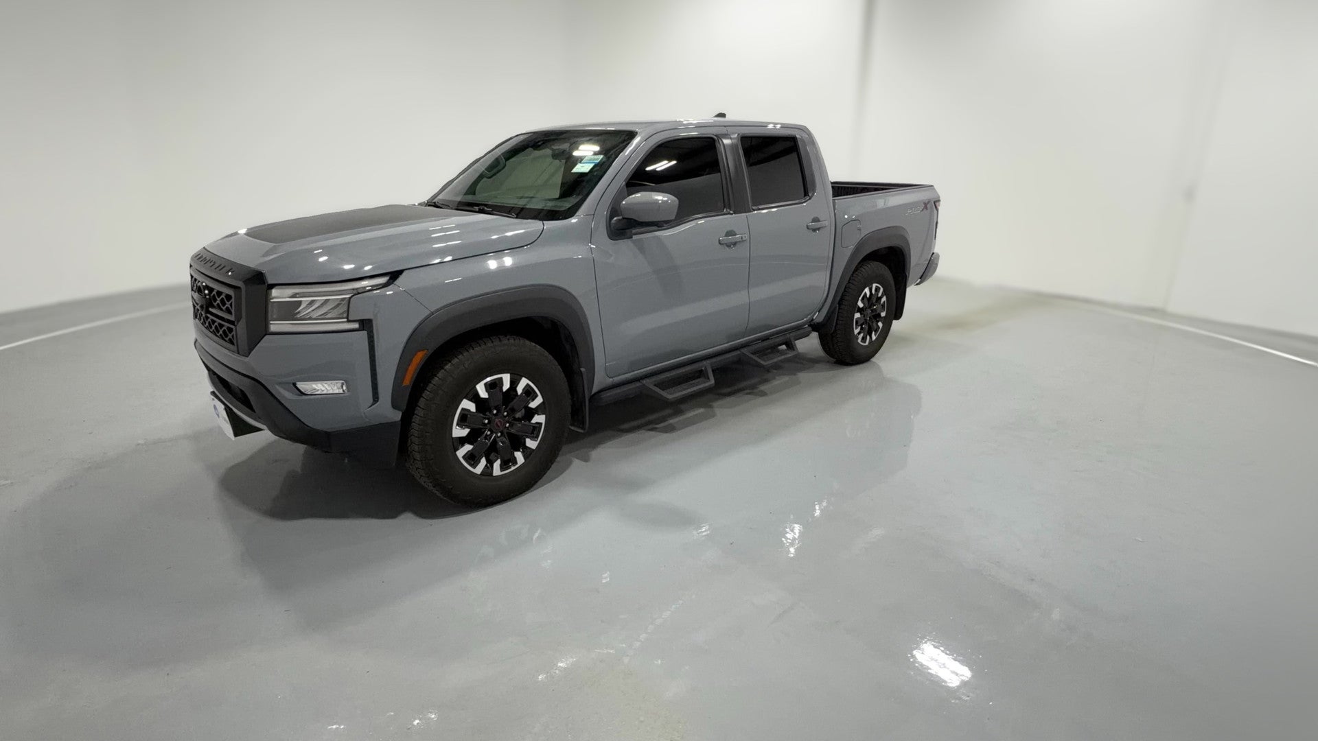 2024 Nissan Frontier Crew Cab vehicle photo