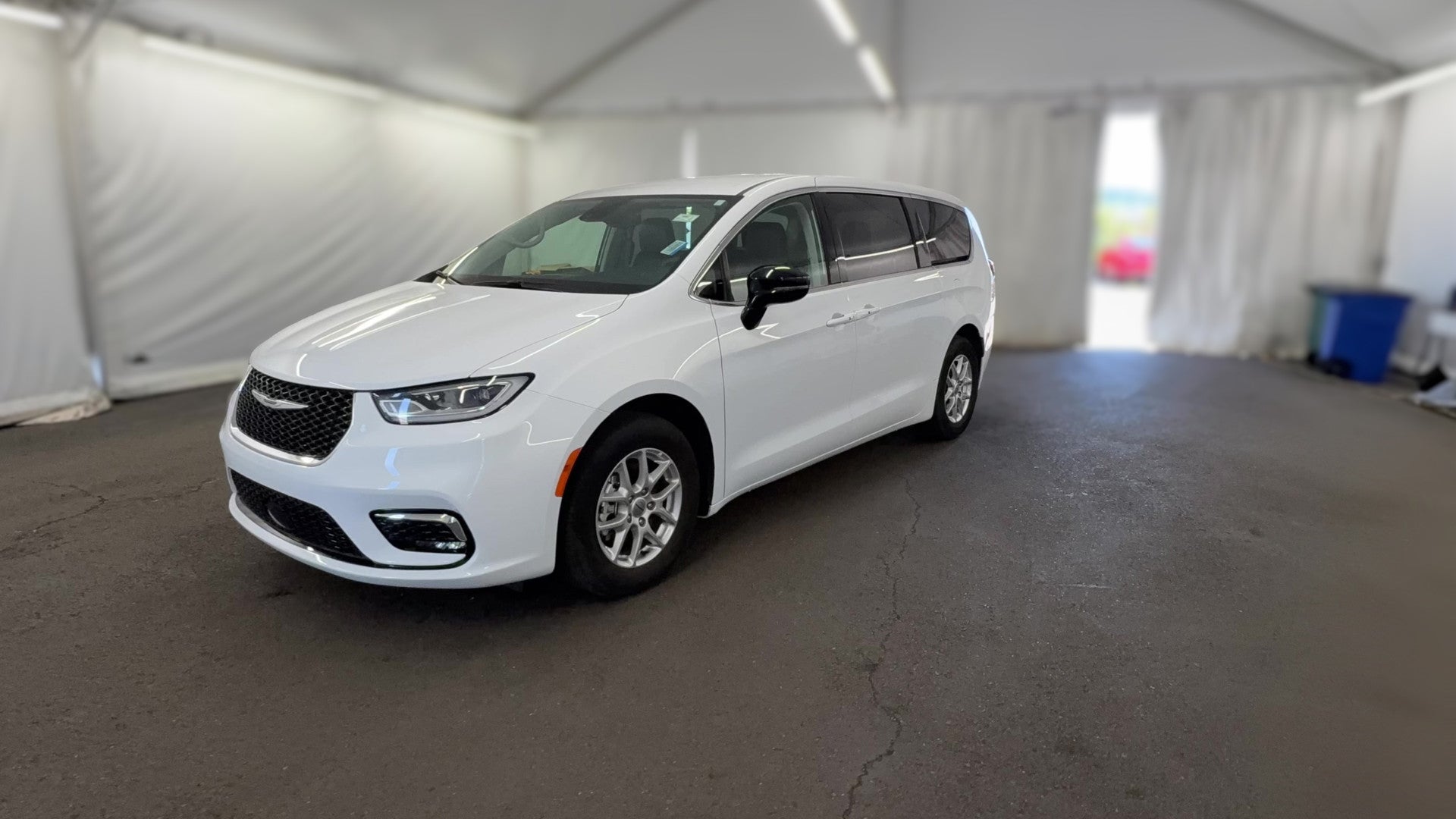 2024 Chrysler Pacifica vehicle photo