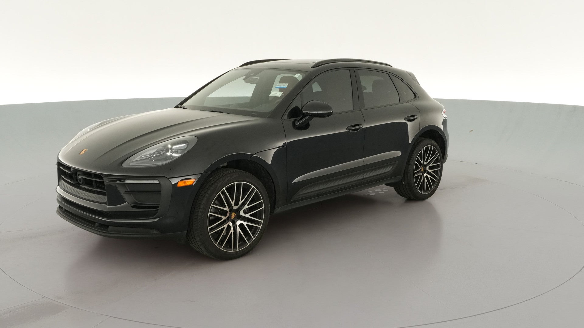 2024 Porsche Macan vehicle photo