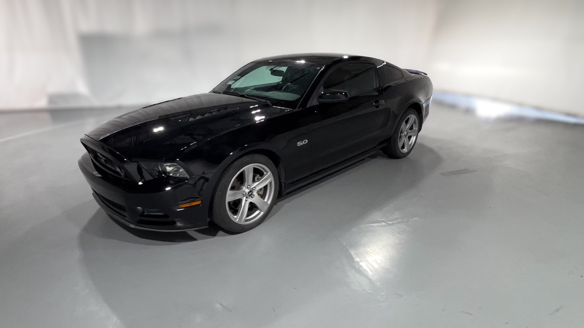 2013 Ford Mustang vehicle photo