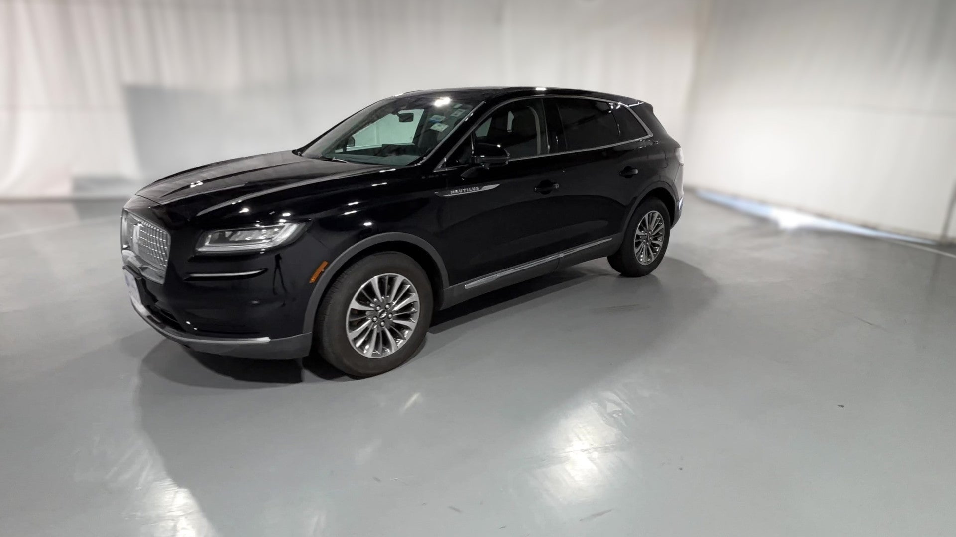2021 Lincoln Nautilus vehicle photo
