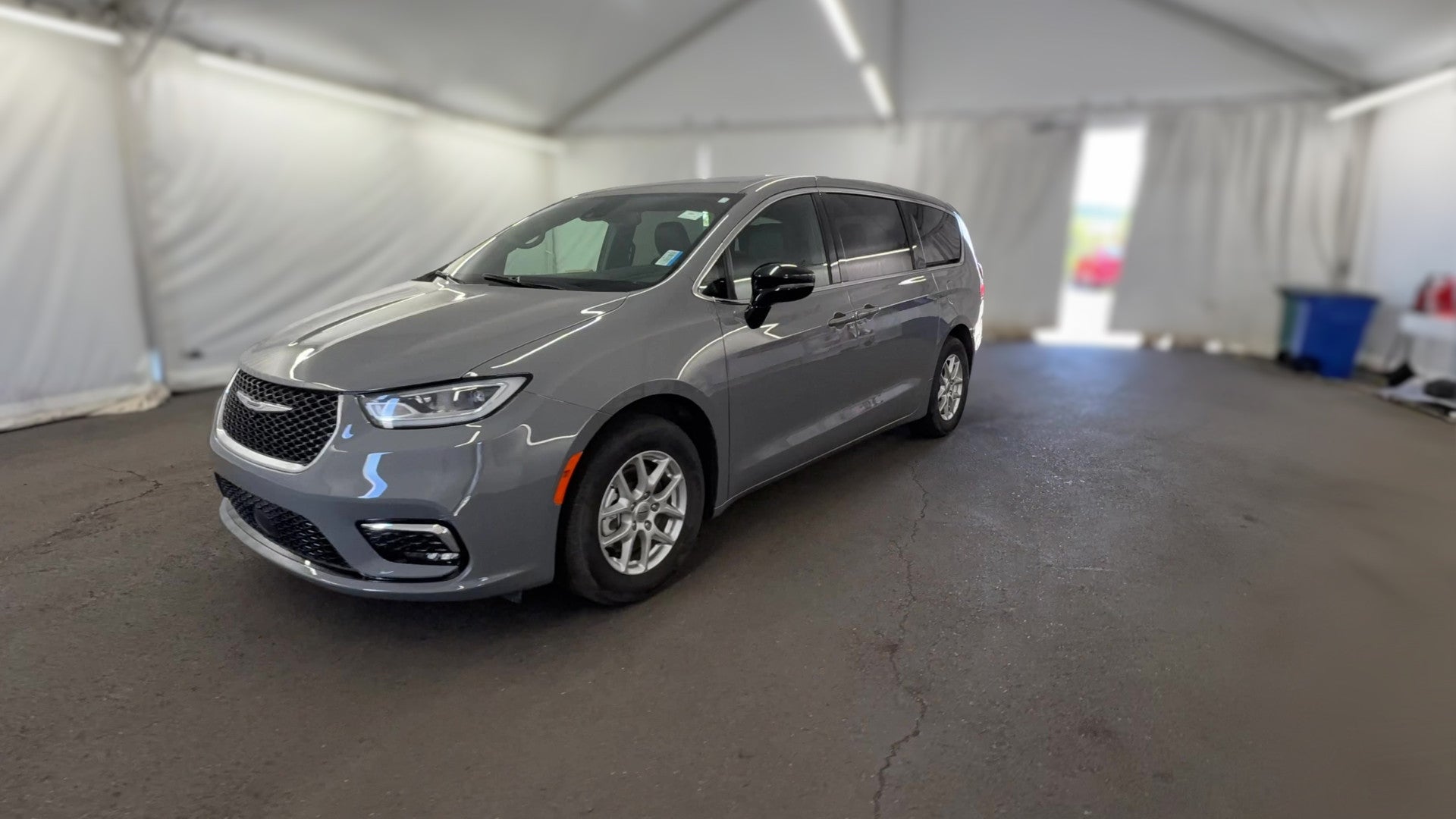 2025 Chrysler Pacifica vehicle photo