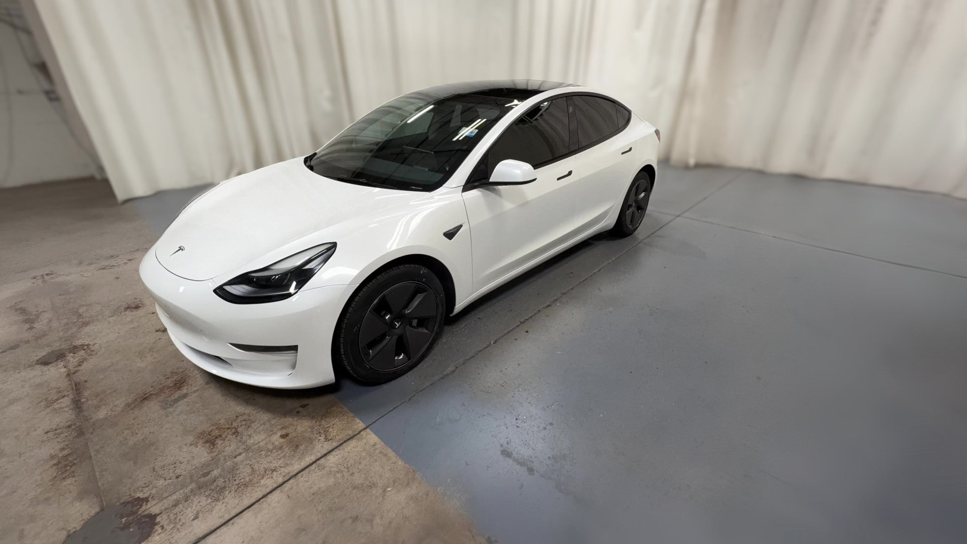 2023 Tesla Model 3 vehicle photo