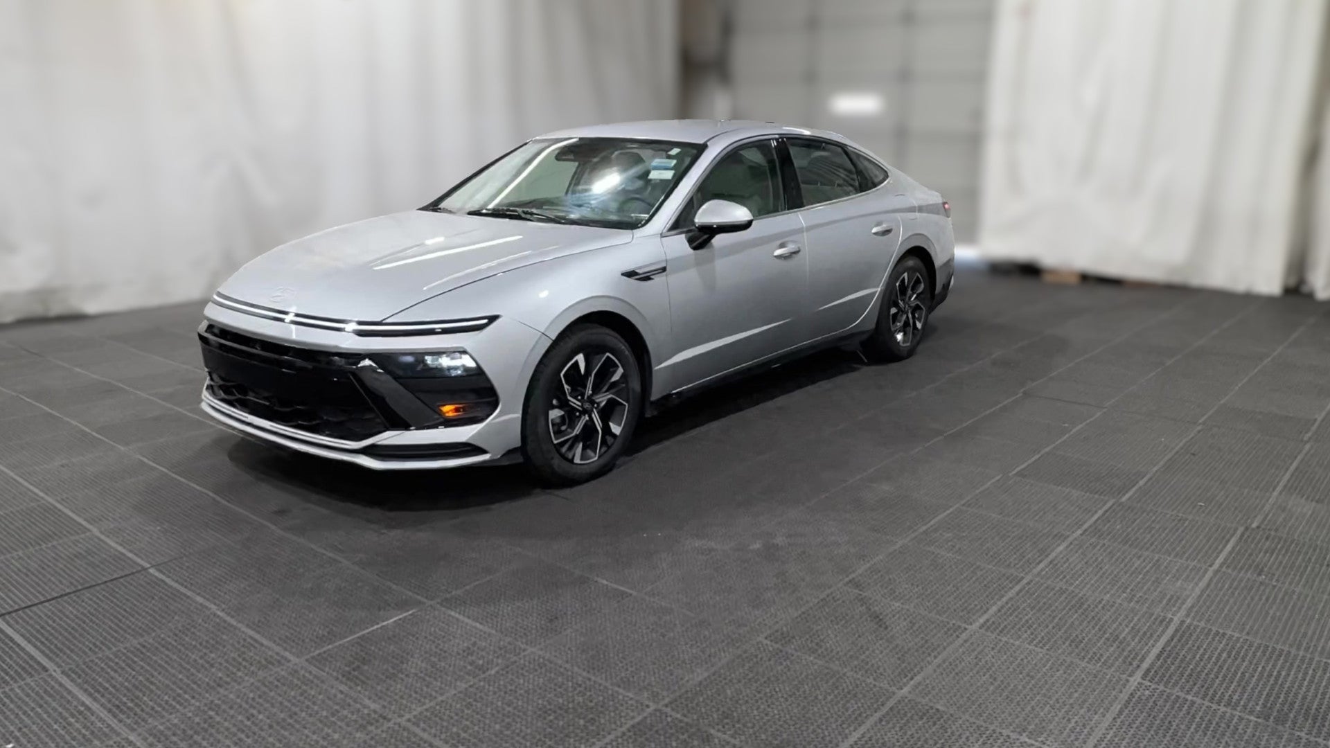 2025 Hyundai Sonata vehicle photo