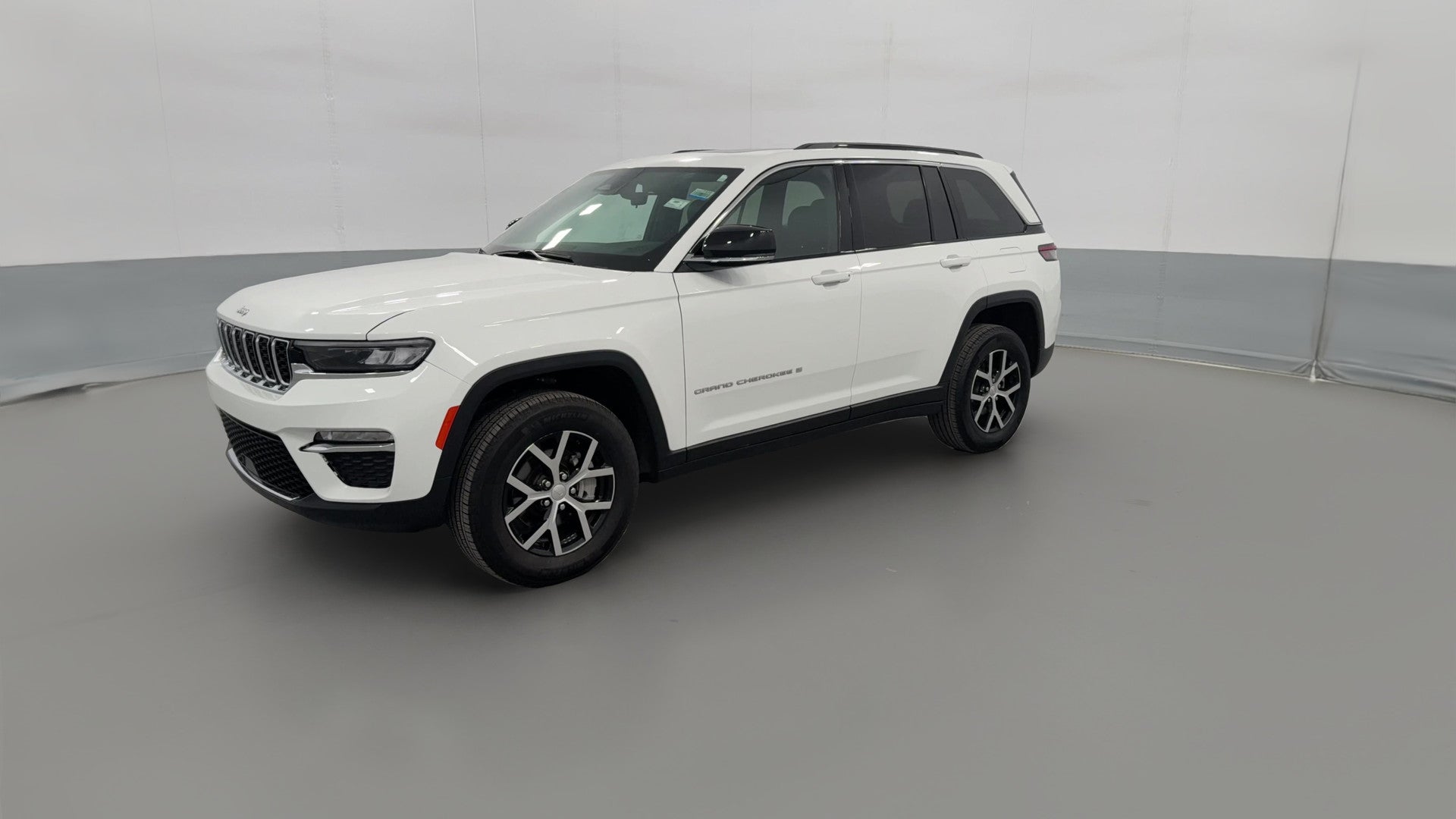 2025 Jeep Grand Cherokee vehicle photo