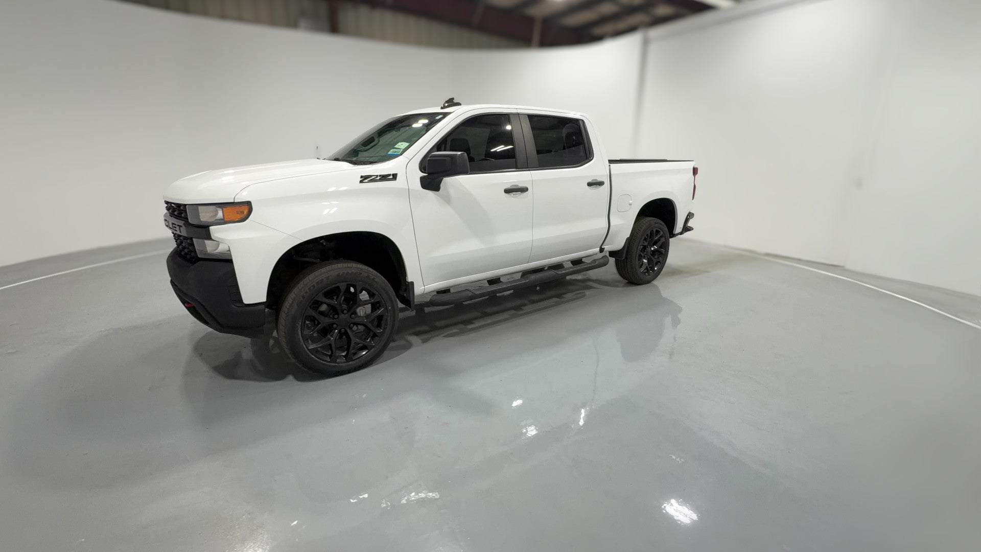 2021 Chevrolet Silverado 1500 Crew Cab vehicle photo