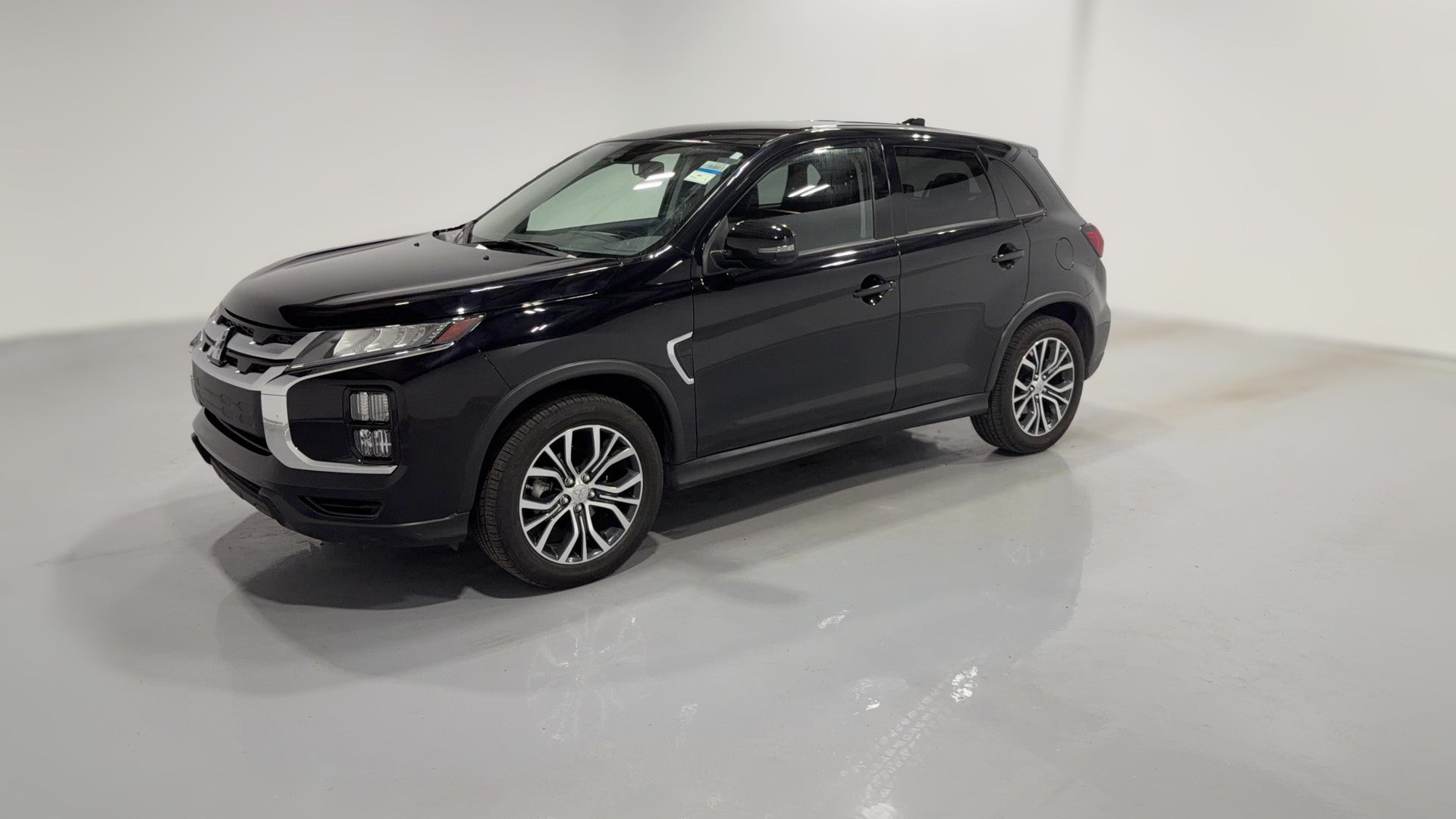 2020 Mitsubishi Outlander Sport vehicle photo