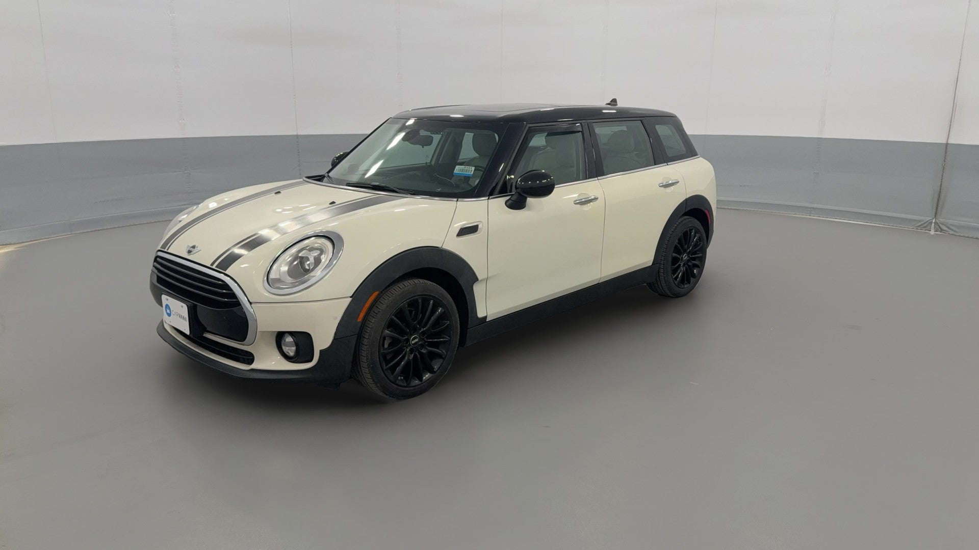 2016 MINI Clubman vehicle photo