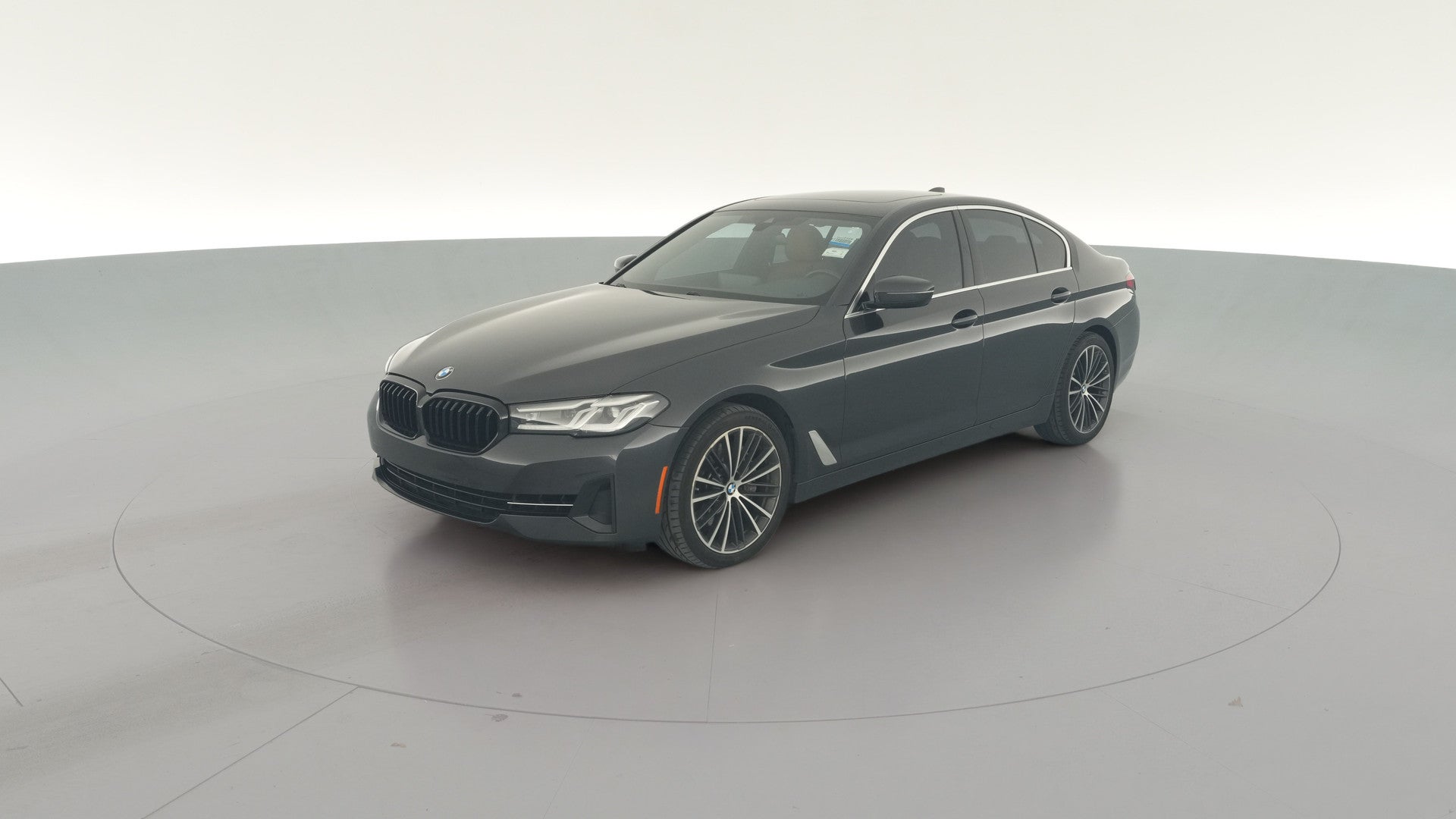 2022 BMW 5 Series vehicle photo
