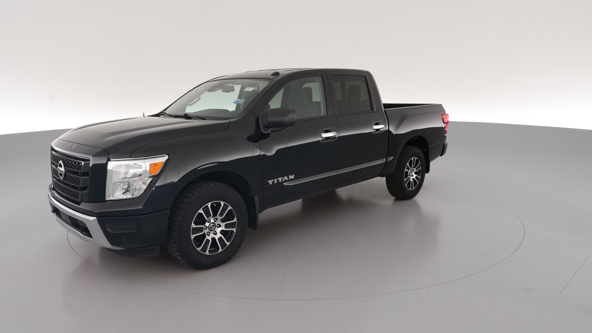 2021 Nissan Titan Crew Cab vehicle photo