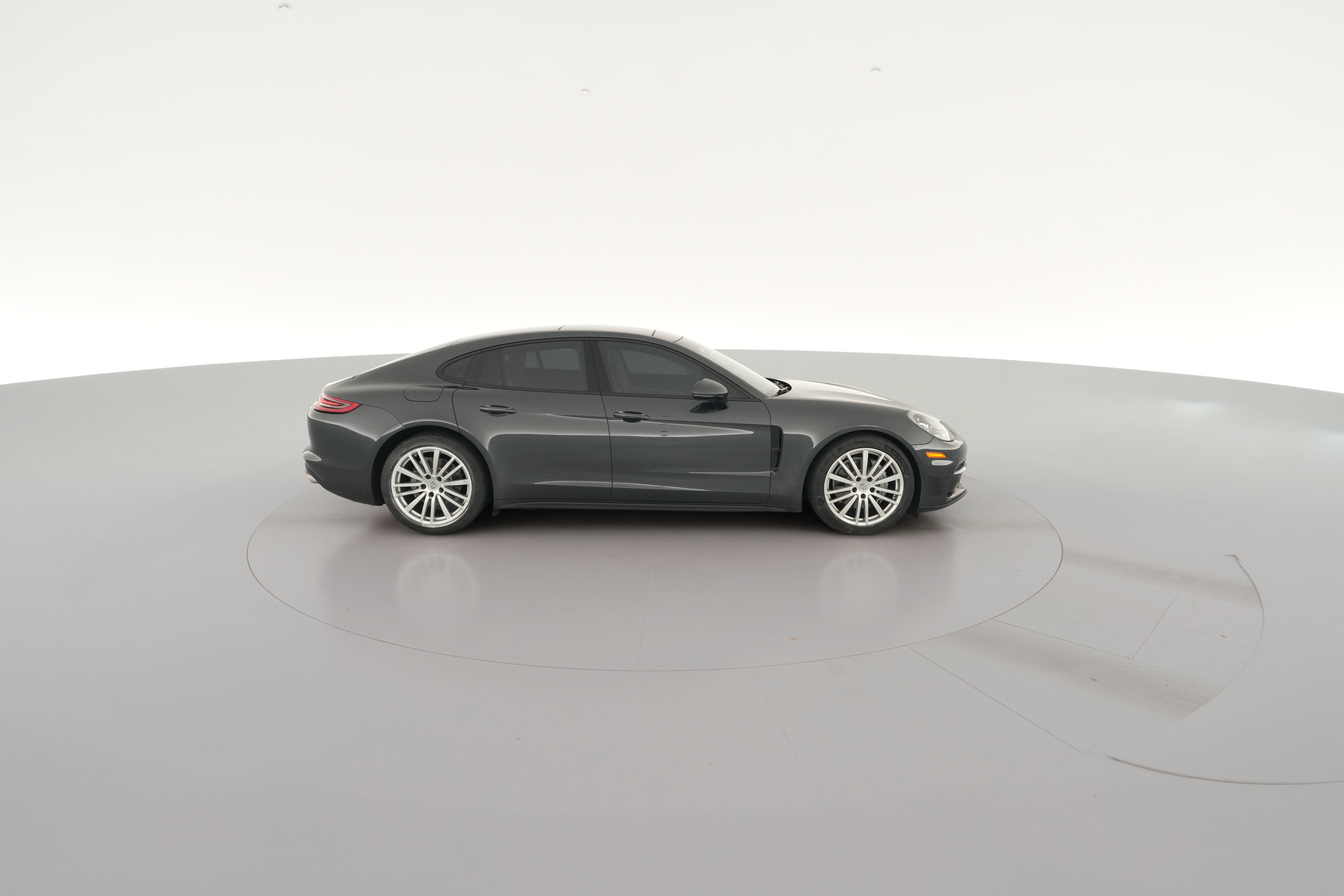 2018 Porsche Panamera 4 - Photo 40