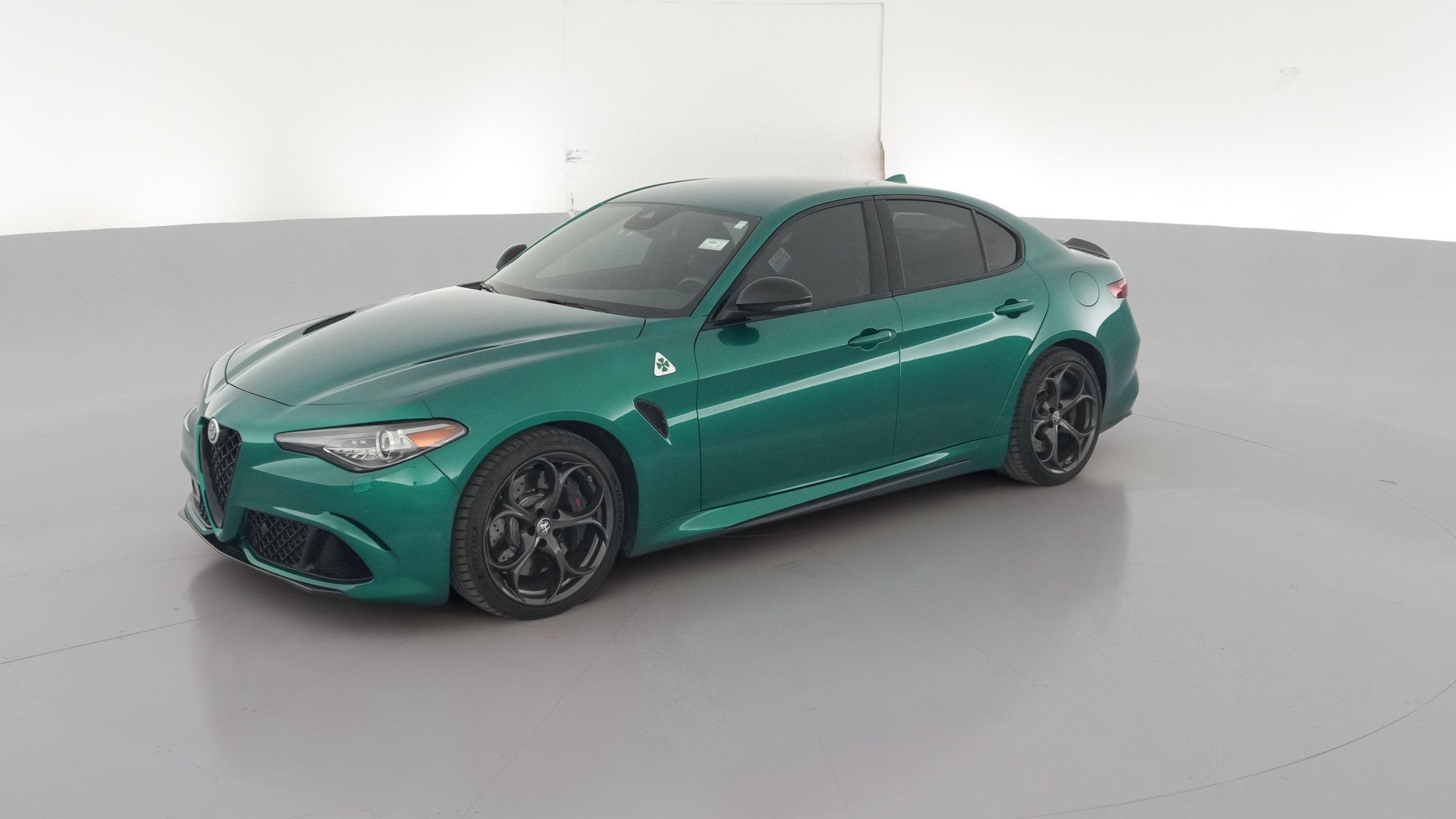 2023 Alfa Romeo Giulia vehicle photo