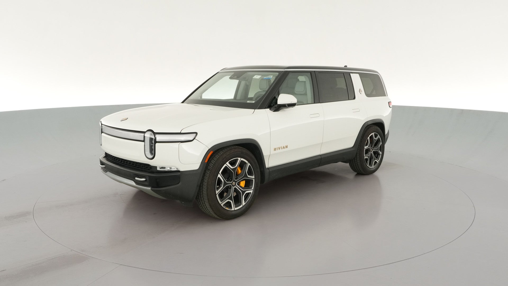 2023 Rivian R1S vehicle photo