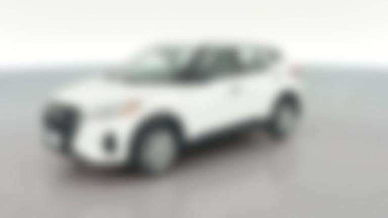 2025 Nissan Kicks Play vehicle photo
